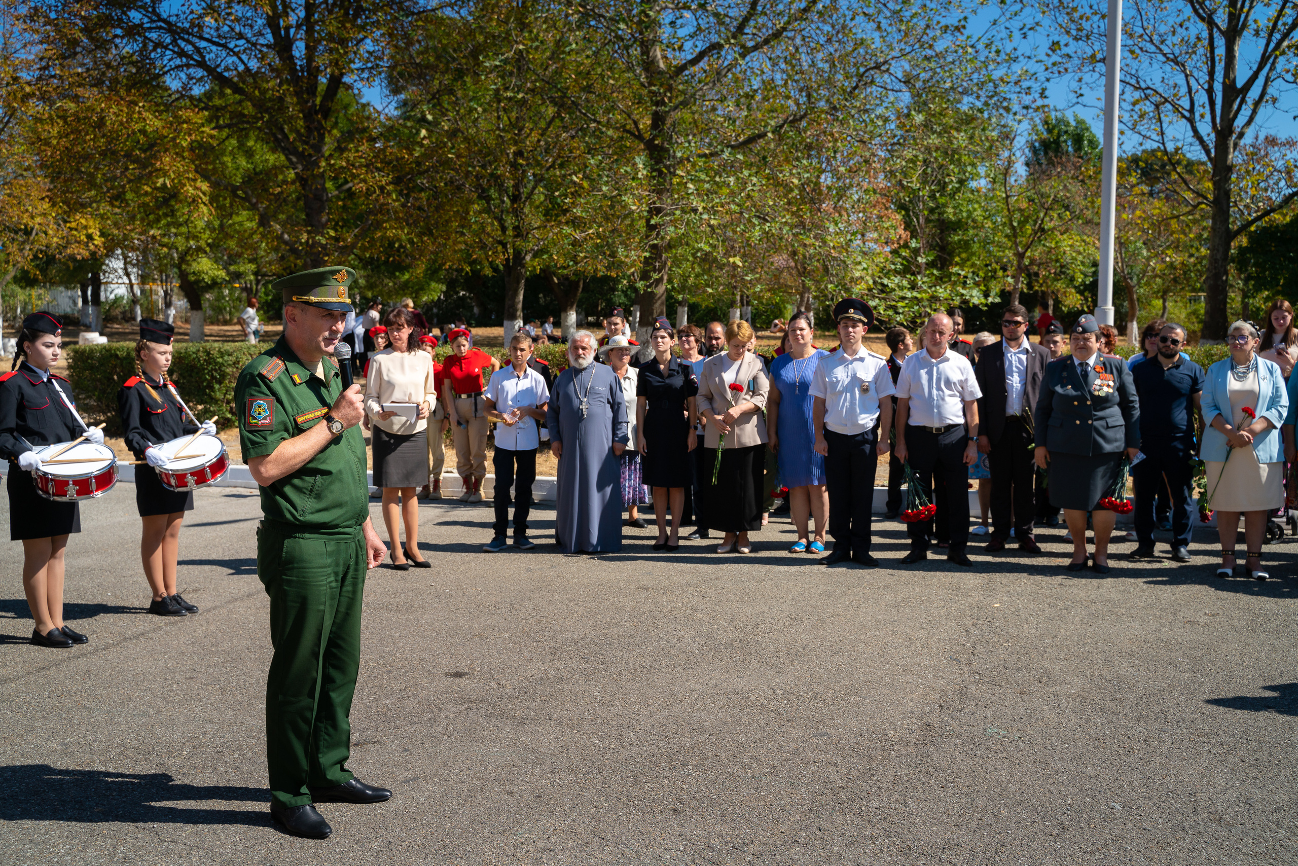 Митинг в сош7. Жизнь курорта Кабардинка в фотографиях