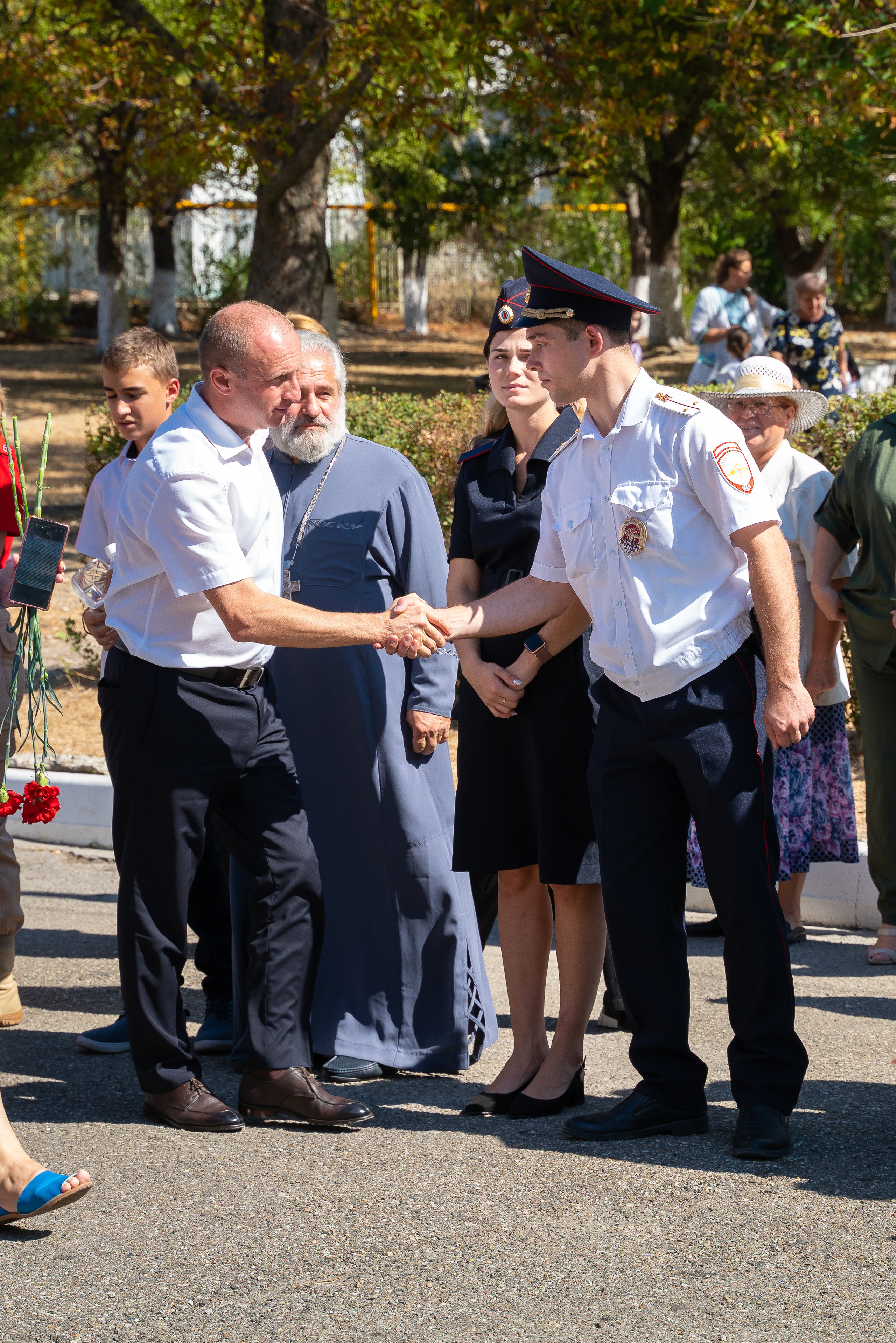 Митинг в сош7. Жизнь курорта Кабардинка в фотографиях