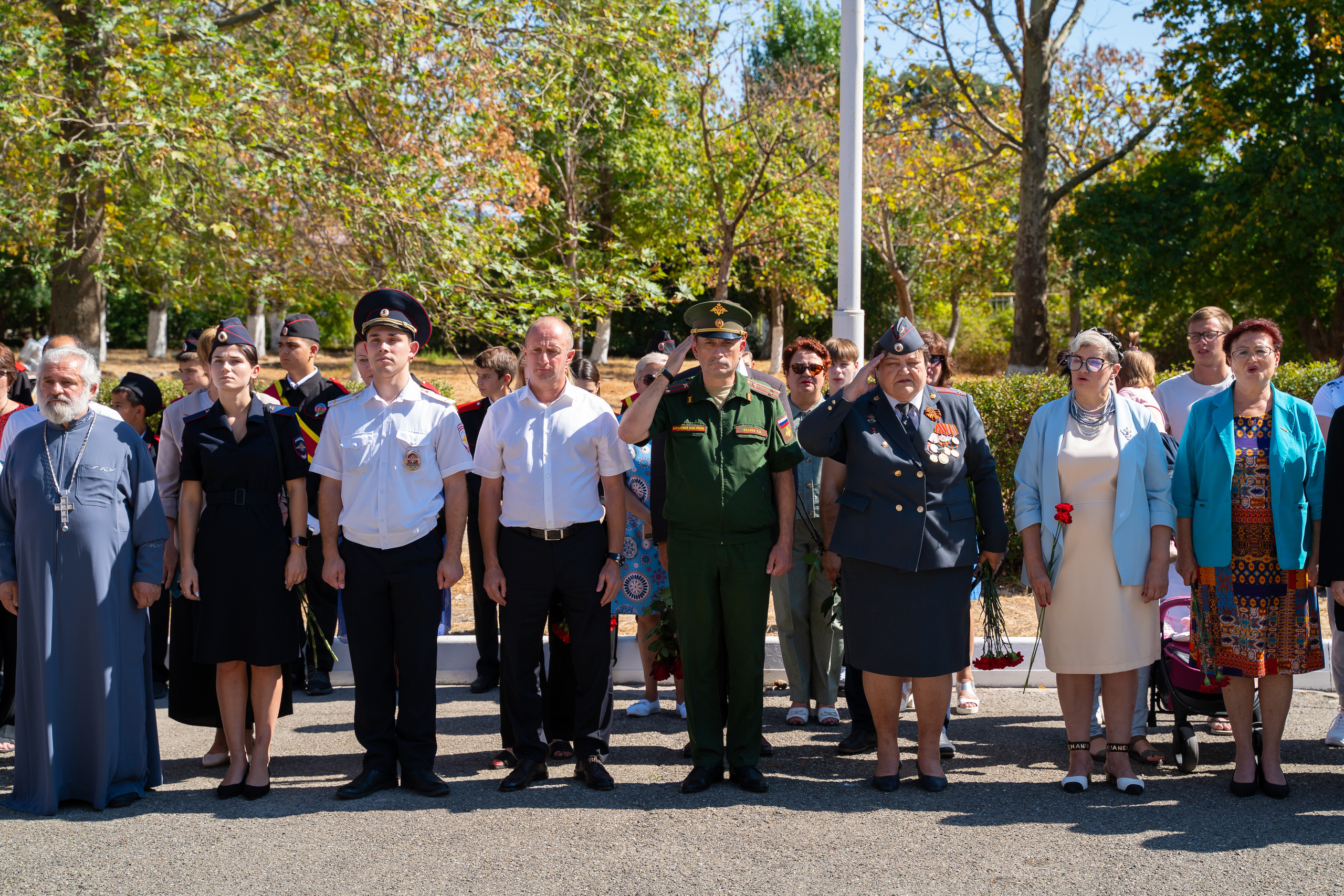 Митинг в сош7. Жизнь курорта Кабардинка в фотографиях