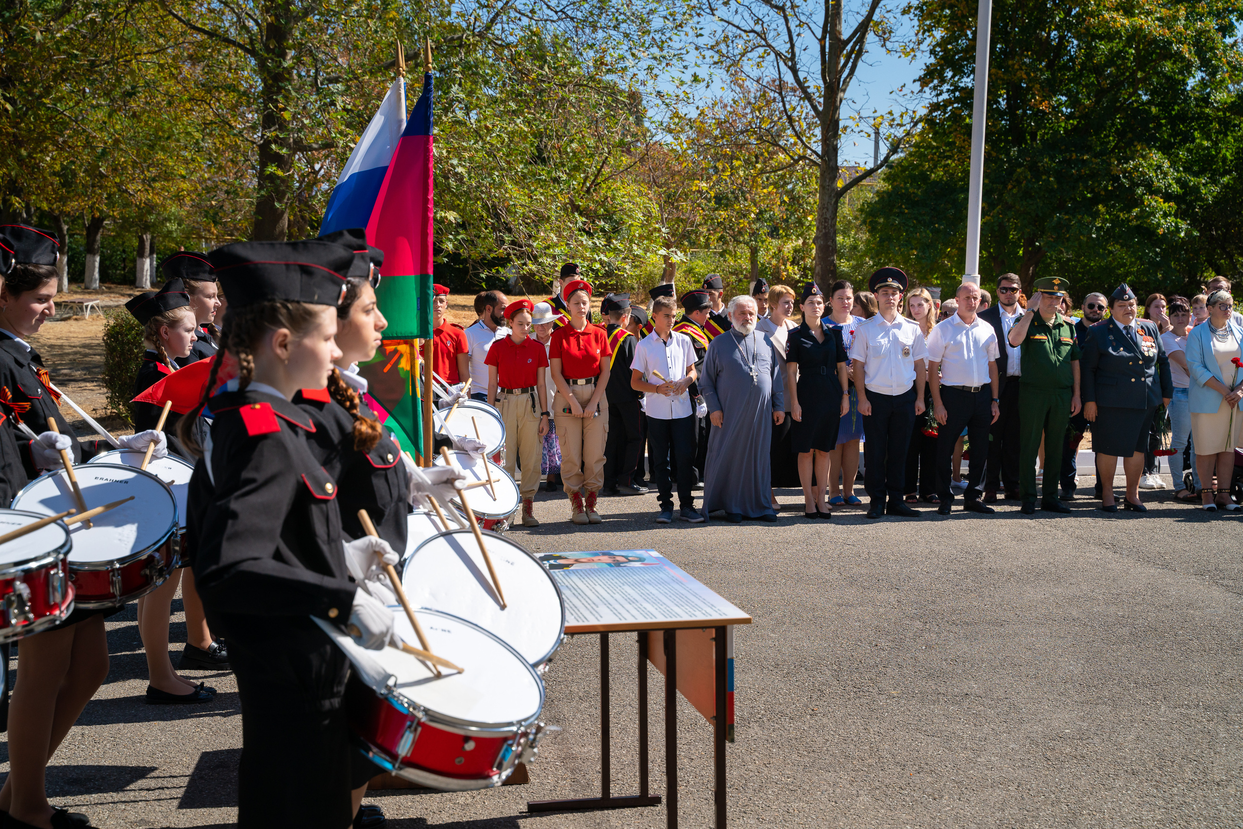 Митинг в сош7. Жизнь курорта Кабардинка в фотографиях
