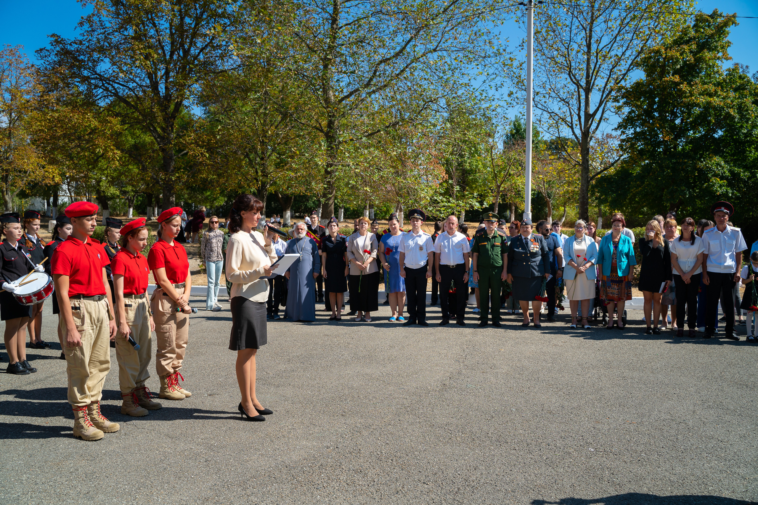Митинг в сош7. Жизнь курорта Кабардинка в фотографиях
