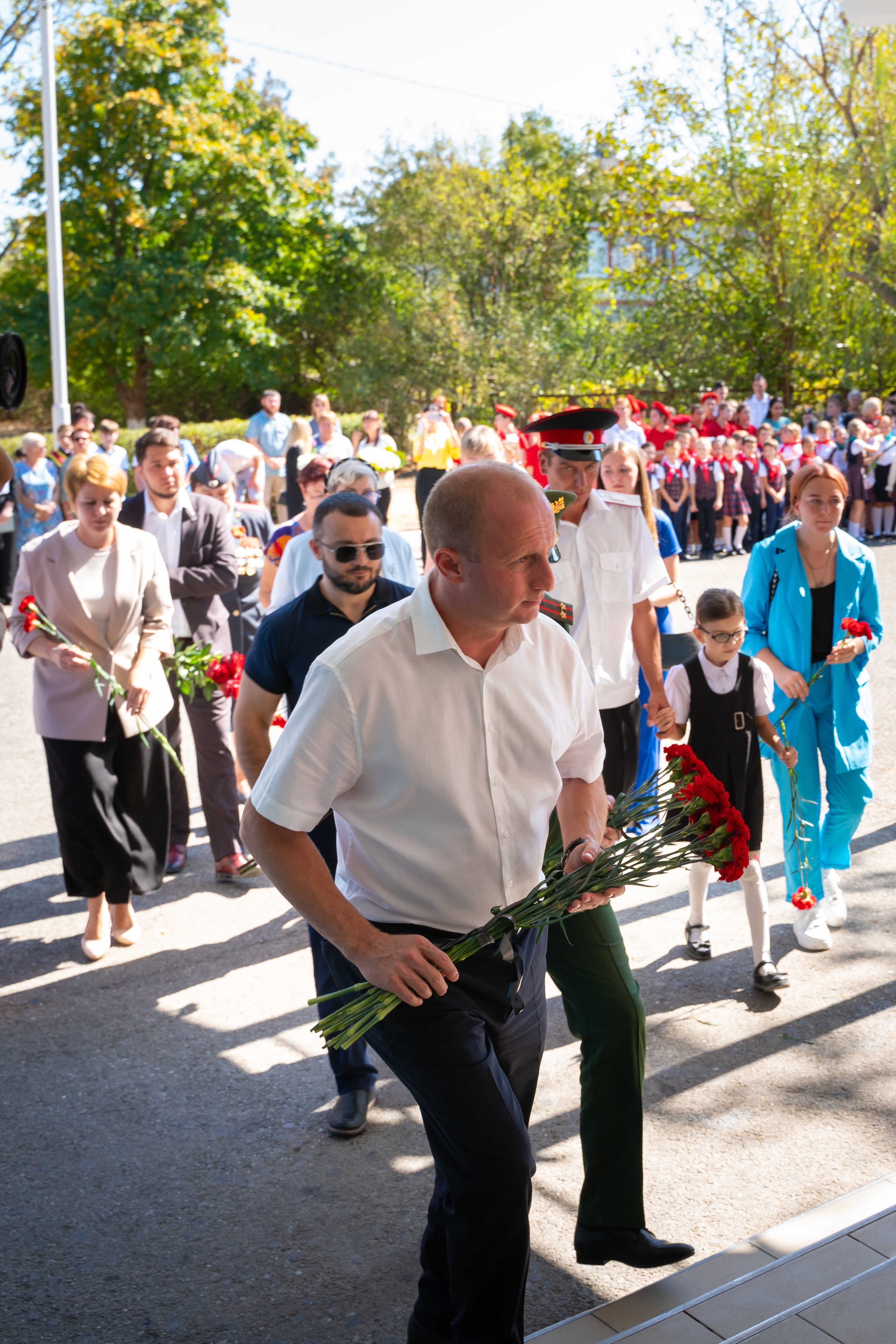 Митинг в сош7. Жизнь курорта Кабардинка в фотографиях