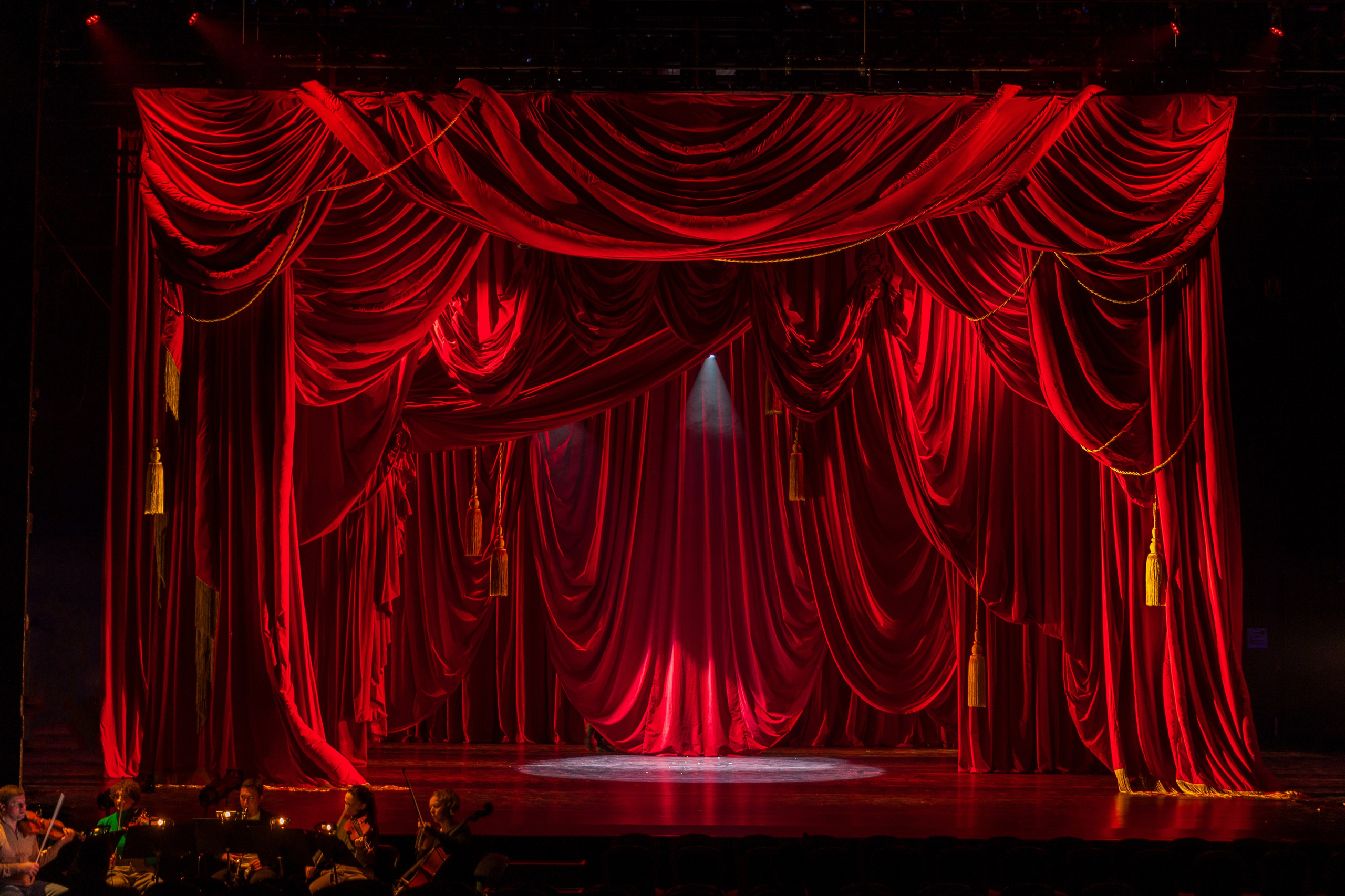 Мягкие декорации для спектакля «Две Анны» | БДТ им. Товстоногова. История занавеса. Превращаем идею в технологию