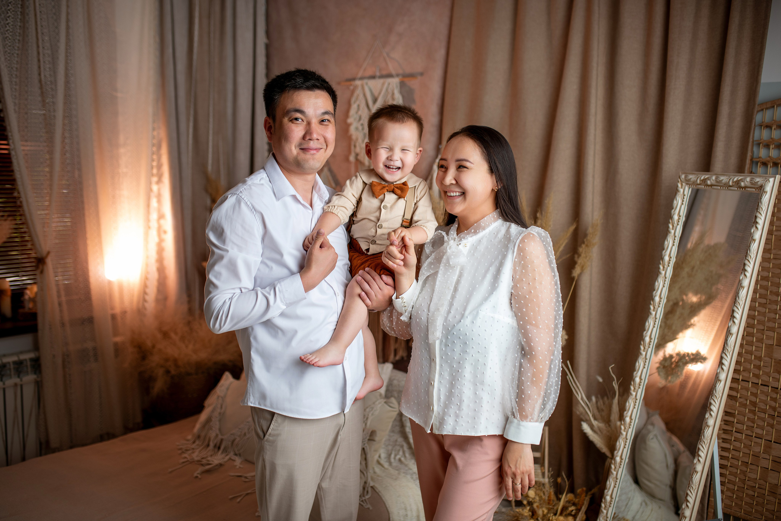 ИНДИВИДУАЛЬНЫЕ ФОТОСЕССИИ в нашей студии семейные/беременность. Творческая команда Ульяшевы, свадебная и семейная фотография. Кахахста