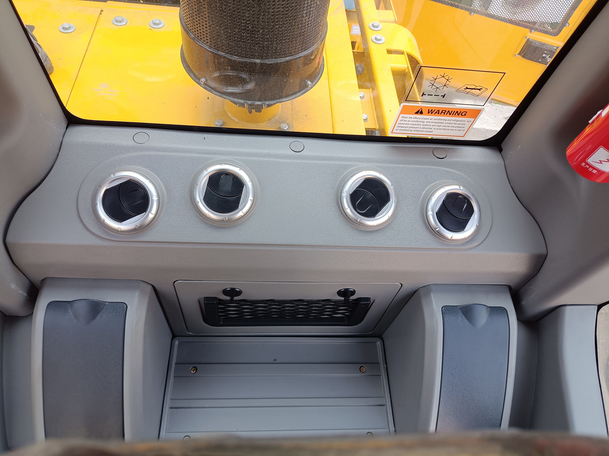 Фото гус. экс. Beezone В210EW. Продажа и обслуживание грузовой техники и спецтехники в г. Новосибирск компания СТИ