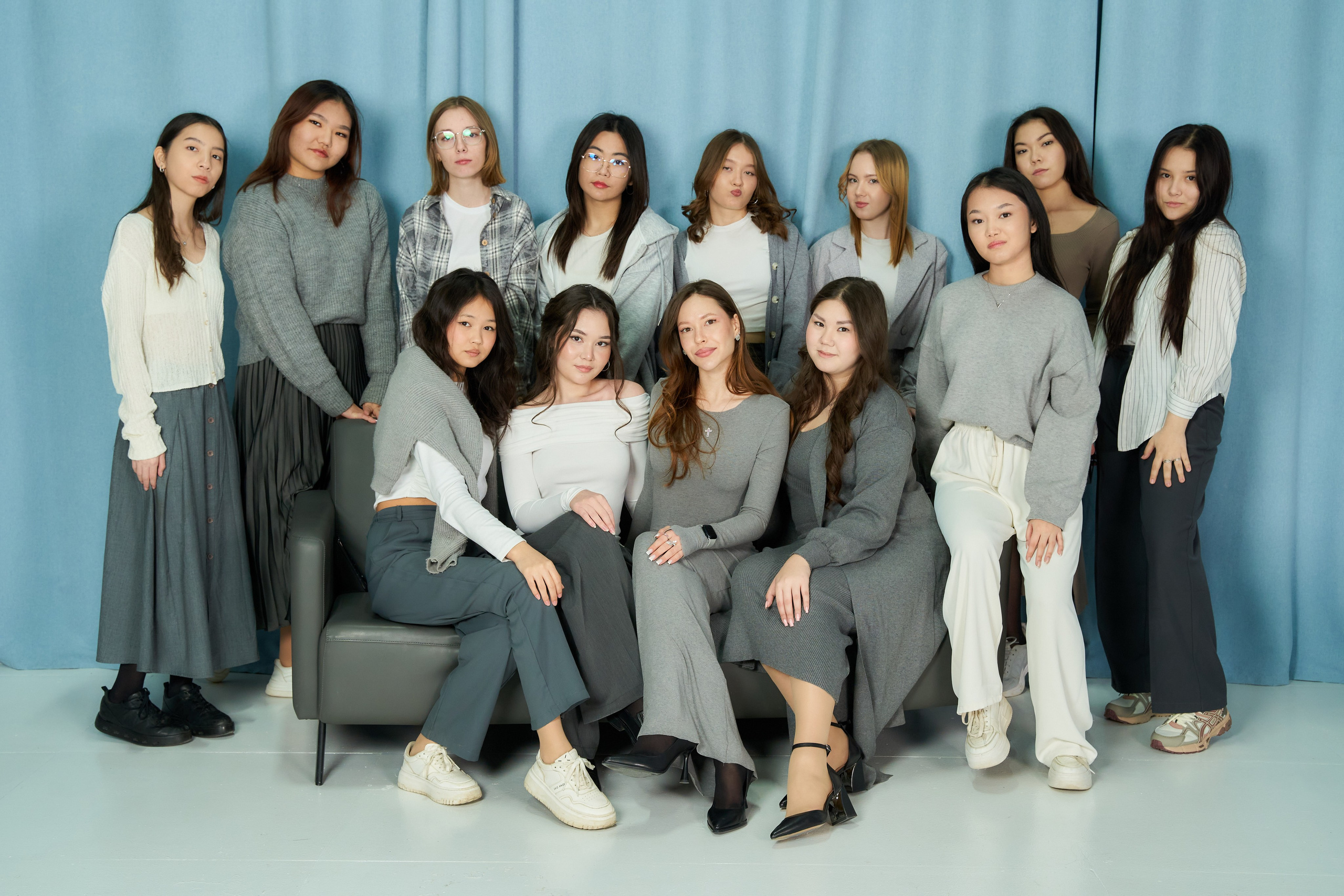 Цены на альбомы для выпускников школ г. Уральска. Школьный фотограф в Уральске, студия | Классный Школьный Альбом