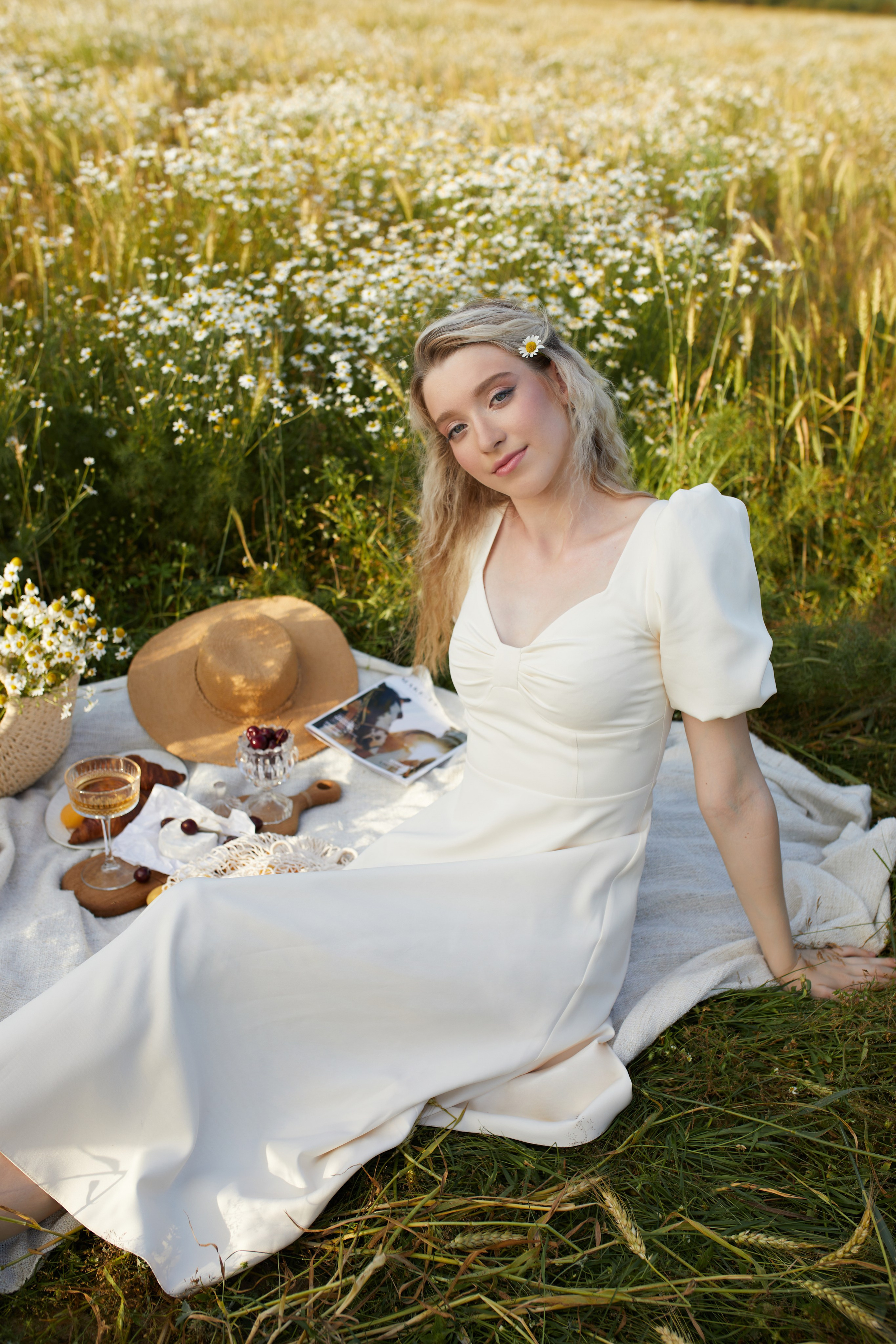 Летняя фотосессия в ромашковом поле. Фотограф в Москве и Одинцово Кравченко Кристина