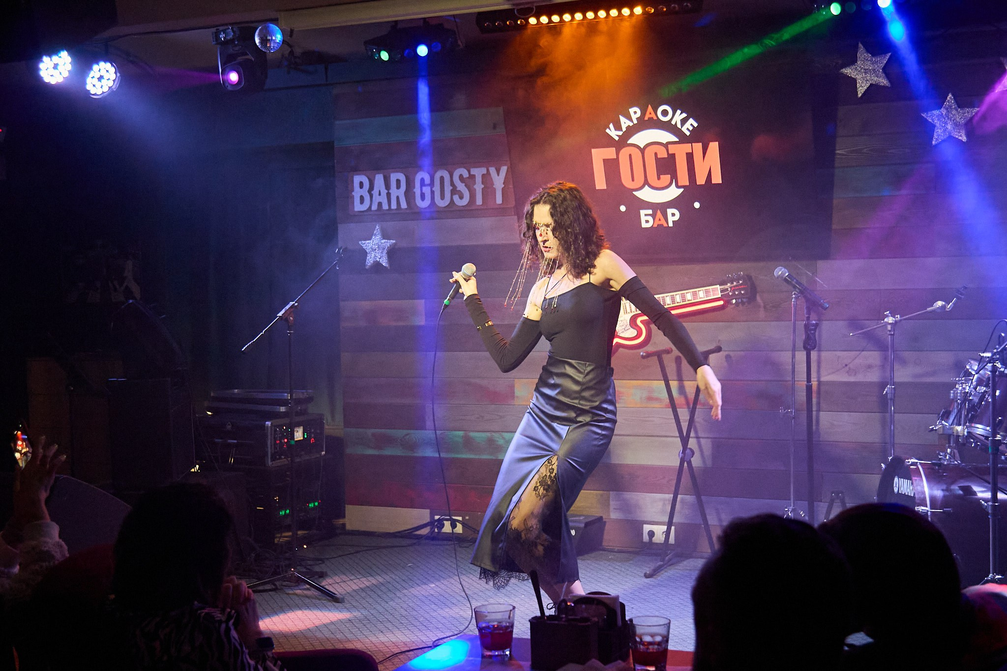 Концерт в баре «Гости». Фотограф Омск | Александр Вандеров