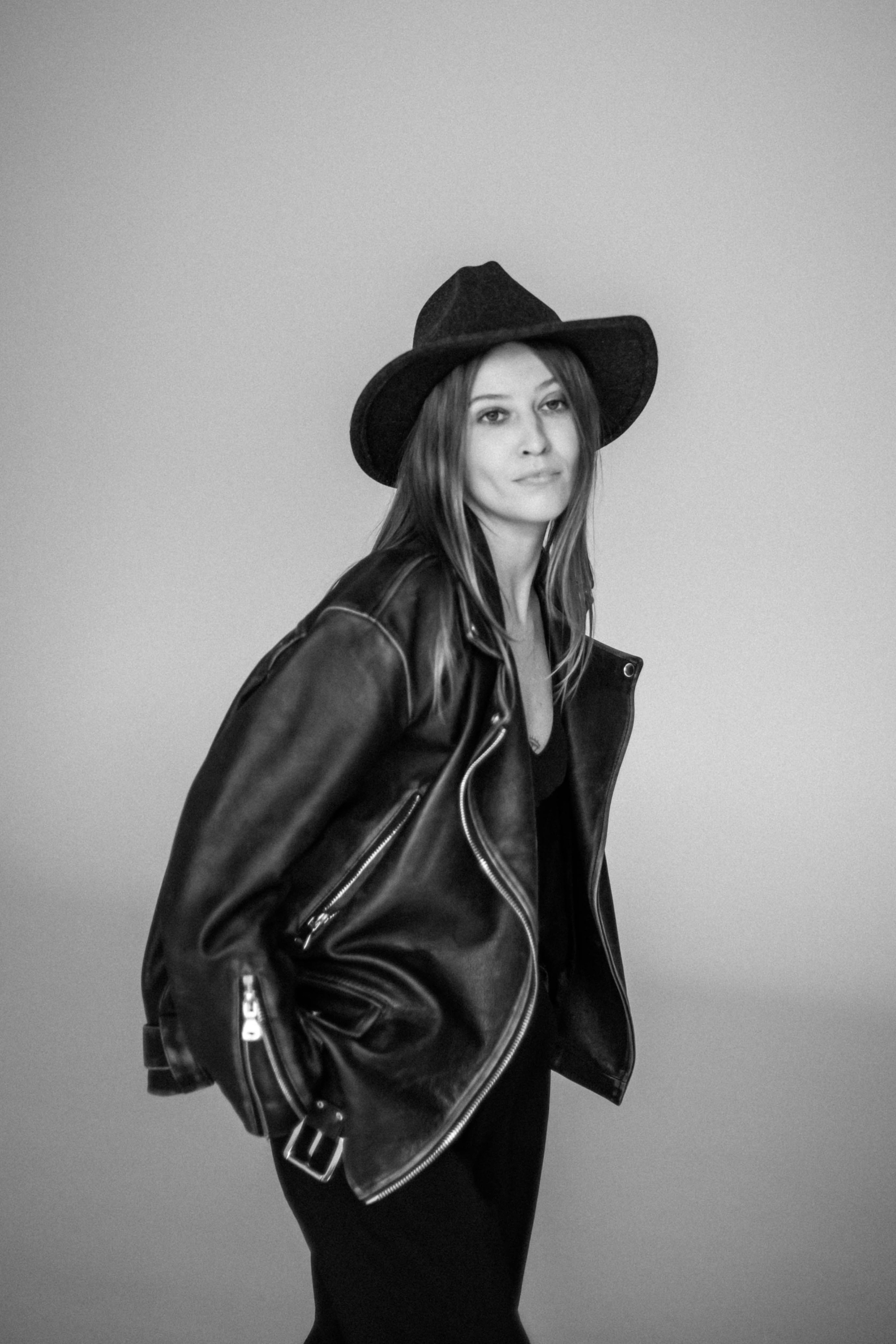 Катя Паремская. Стилист. Фотографии для развития и ведения соцсетей. Портретный фотограф. Вероника Варламова.Москва. Женский, мужской, семейный, художественный, имиджевый портрет