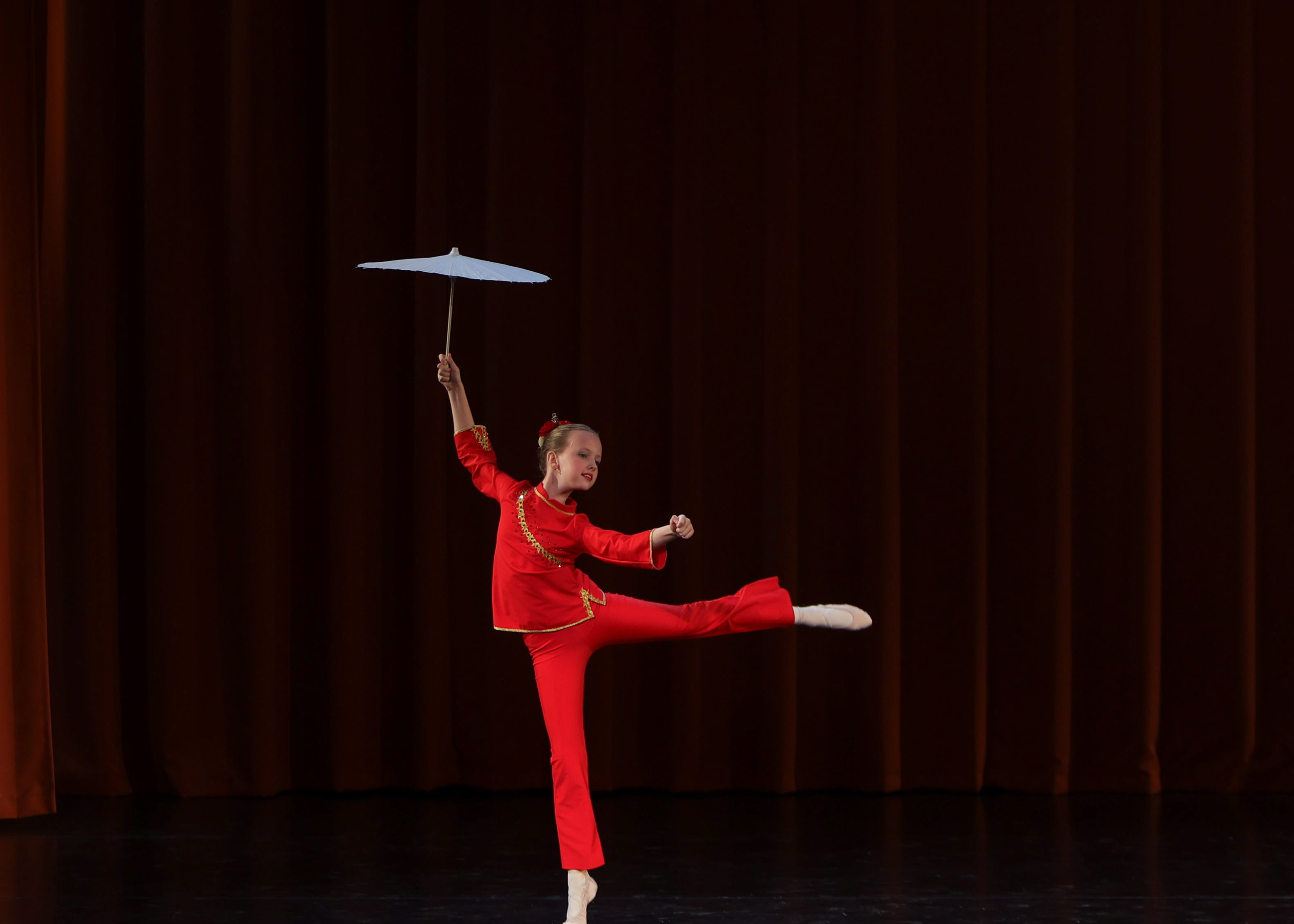 Фестиваль хореографического искусства «КУБОК ЛЕГЕНДЫ — 2025». Выпускные альбомы и школьный фотограф в Подольске, Троицке, Щербинке, Москве и Московской области