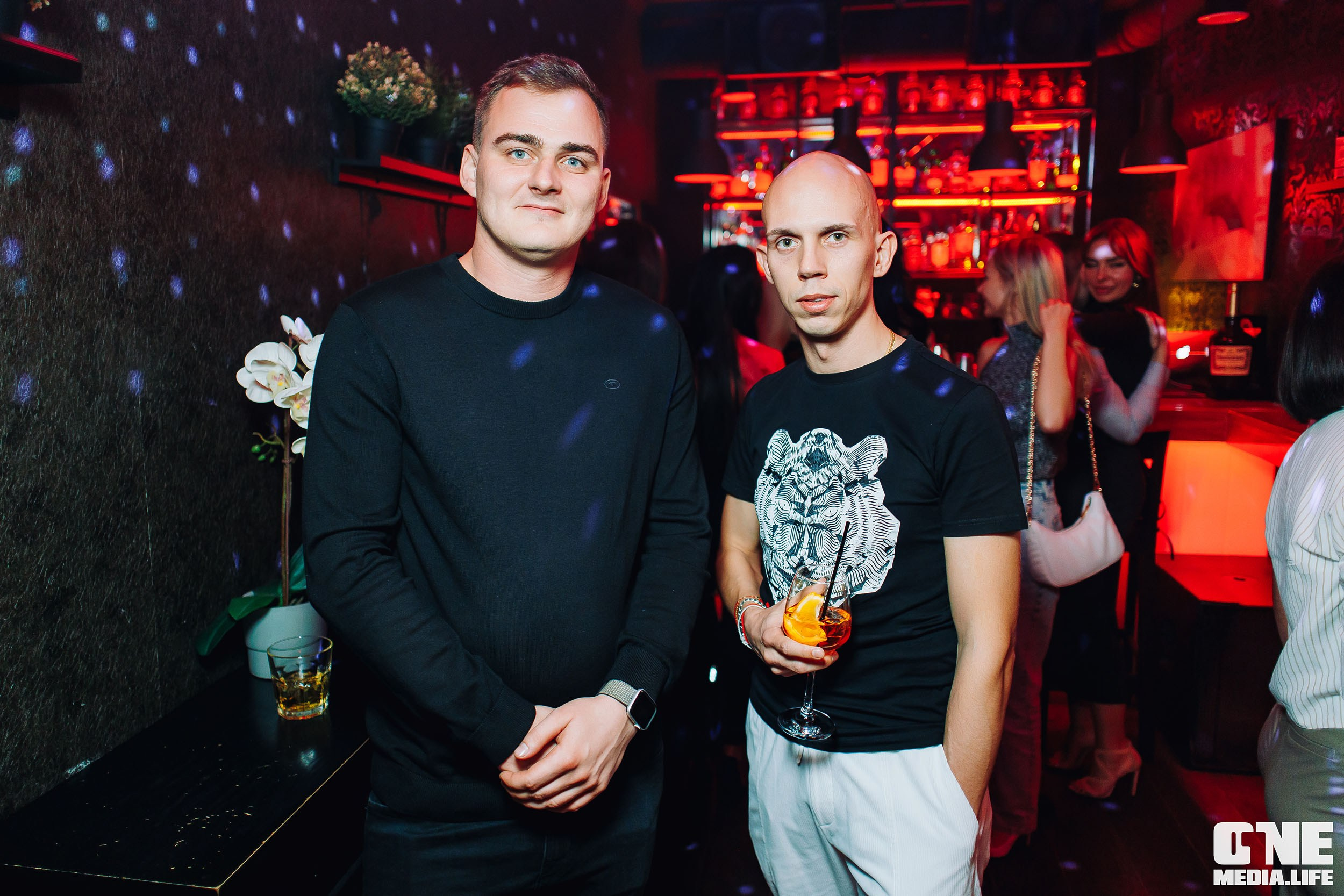 Репортаж с субботней тусовки в Nisha. One Media Life: фоторепортажи, фотоотчеты с мероприятий и заведений