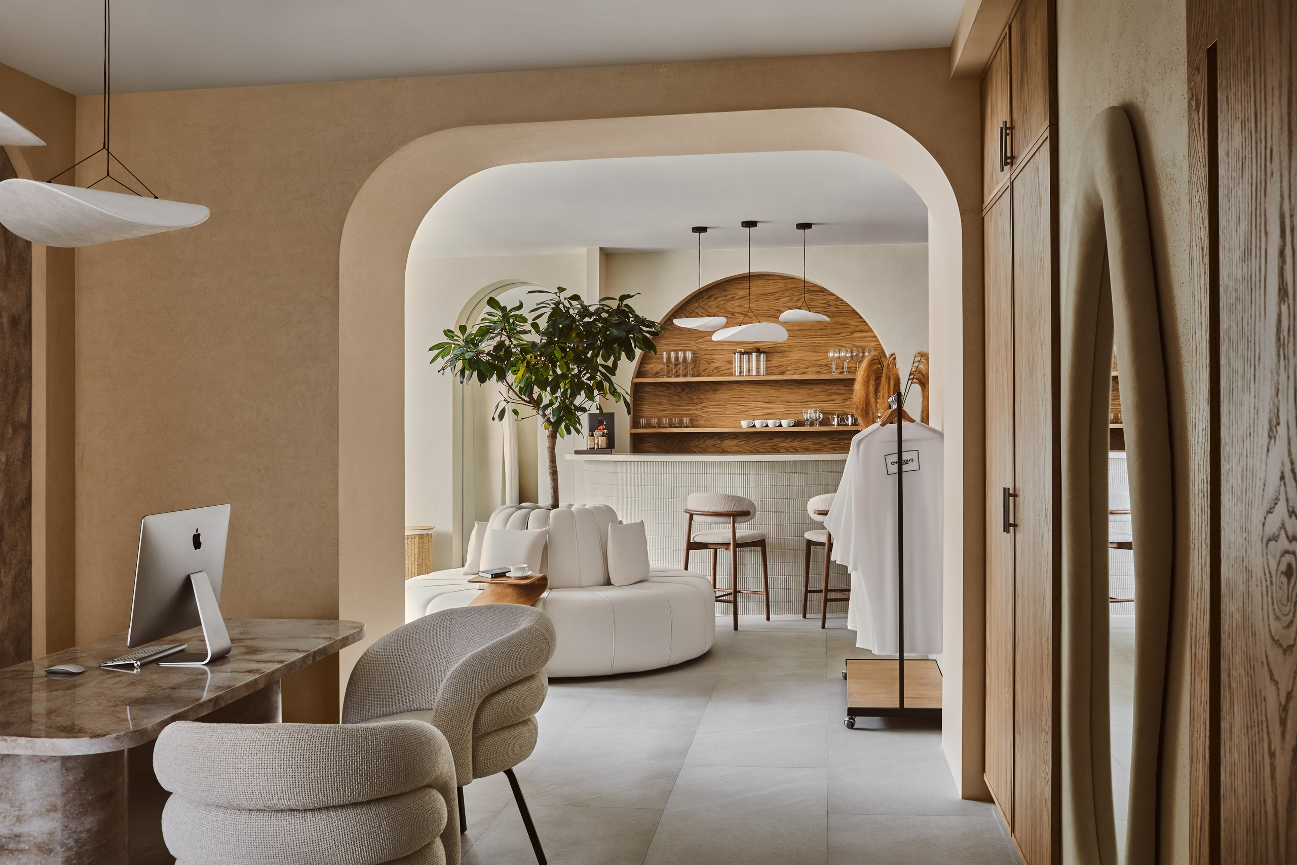 Retusher Maryia Buhai