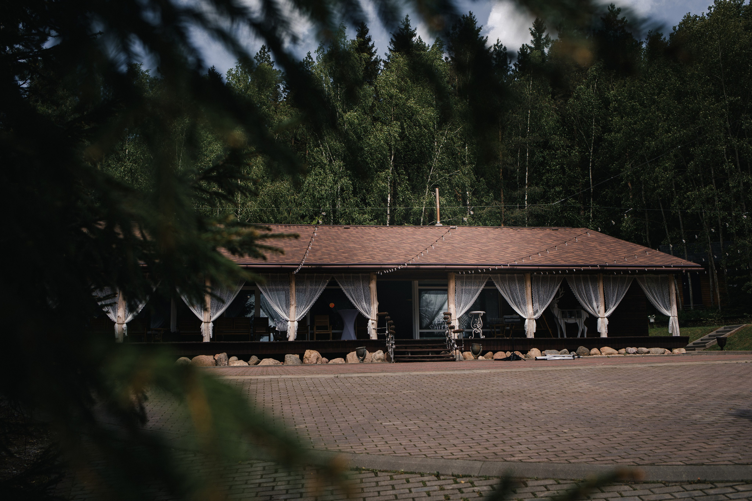 Свадебная фотосессия пары в Агроусадьбе Дачка бай