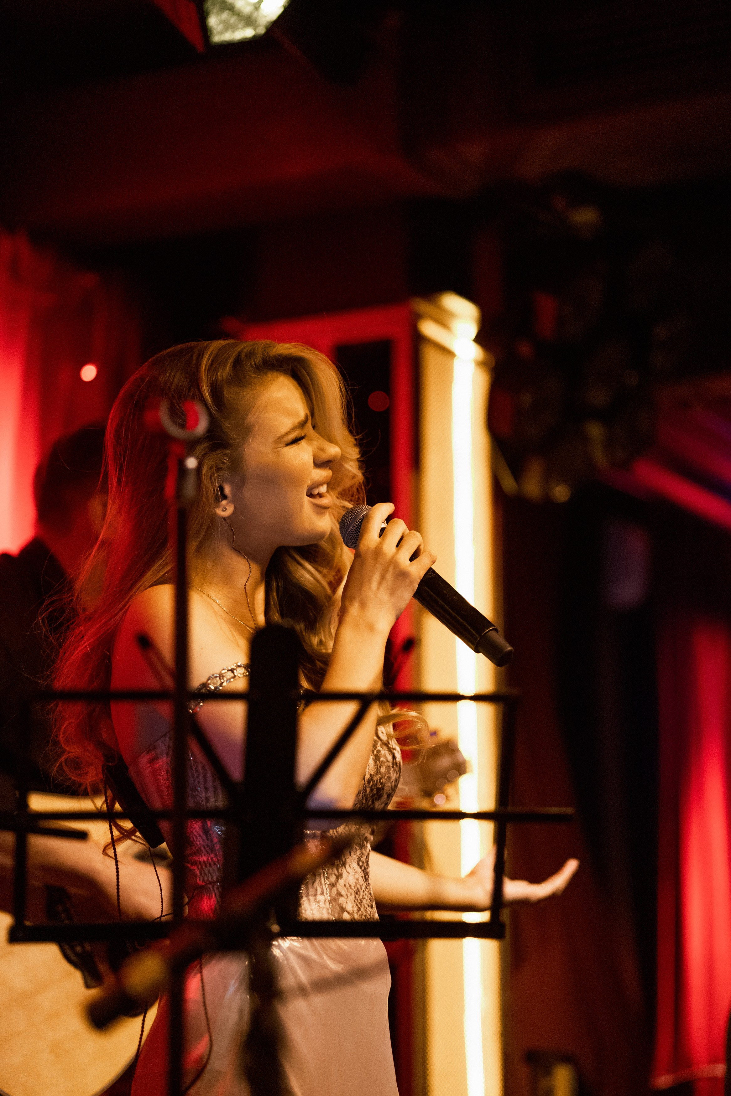 YANA URBAN: сольный концерт в «Анжелика Wineroom». СВОИ. ФОТООТЧЕТЫ-СОБЫТИЯ-МЕСТА