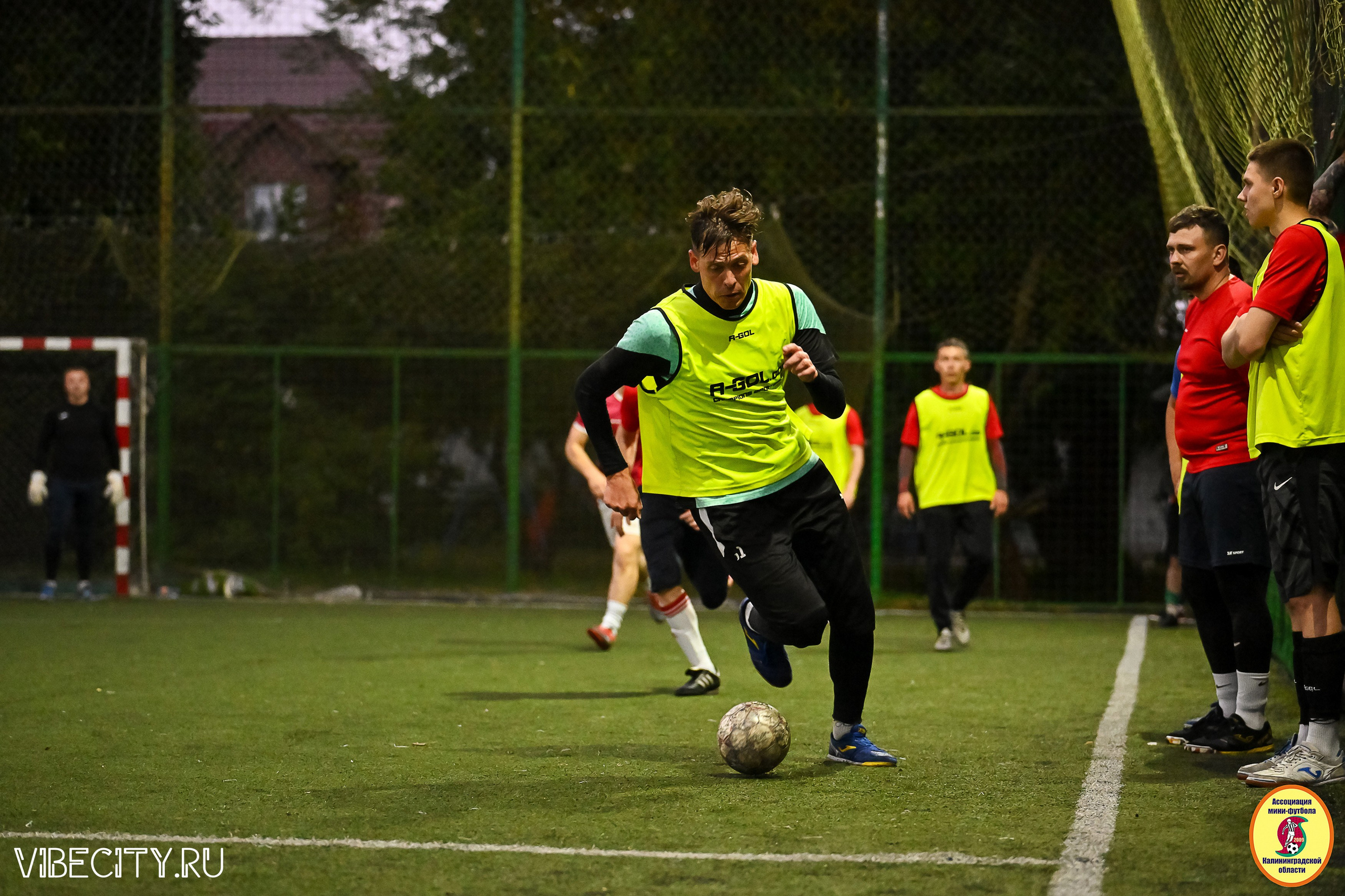 ИГРЫ МИНИ-ФУТБОЛЬНОЙ И КОРПОРАТИВНОЙ ЛИГИ. VIBECITY.RU Вайб Сити Ру Фоторепортажи Фотоотчеты Калининград