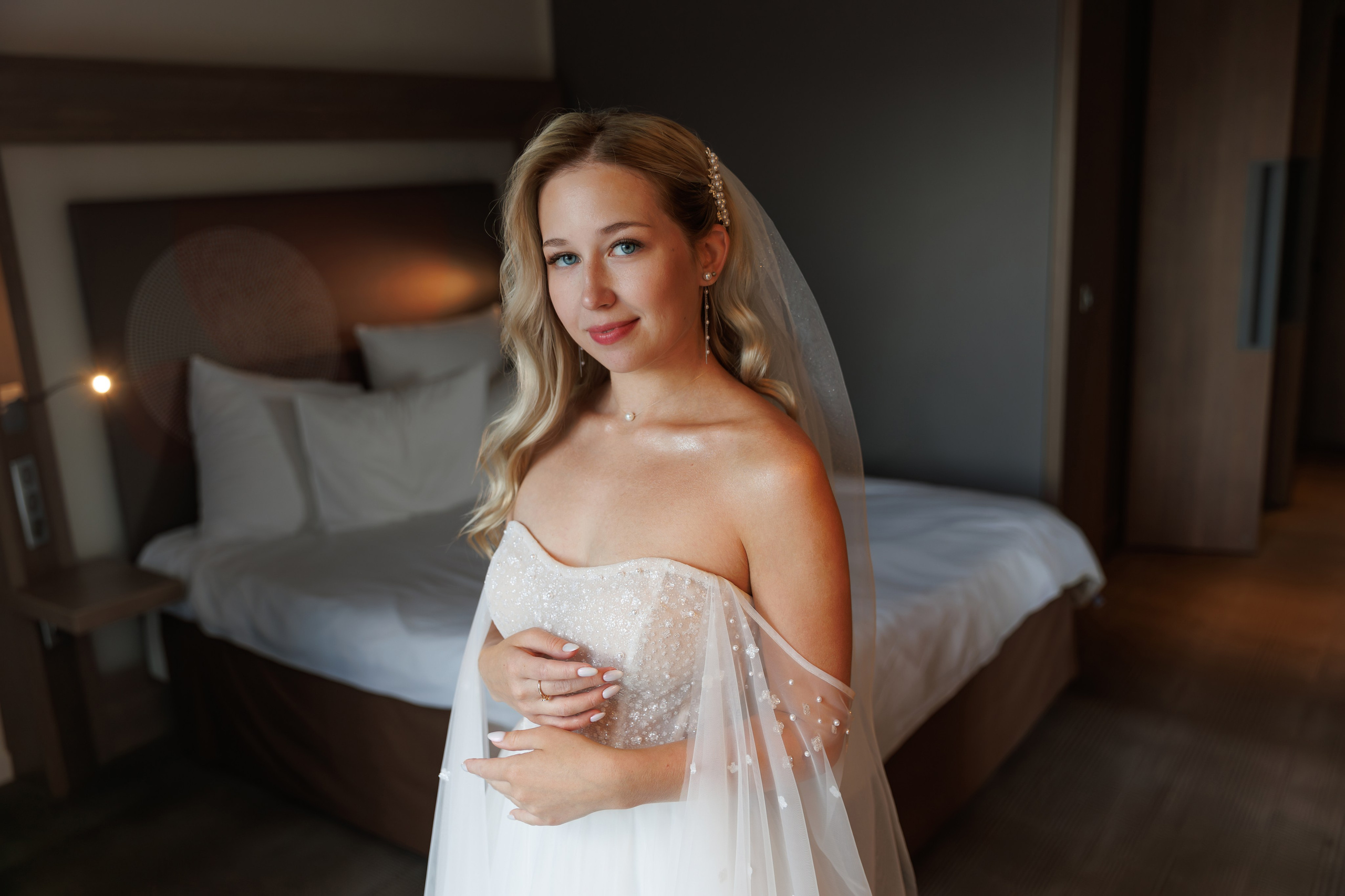 Свадебная фотосессия и сборы в NOVOTEL MOSCOW CITY. Свадебный фотограф Москва и МО Сергей Киржаев