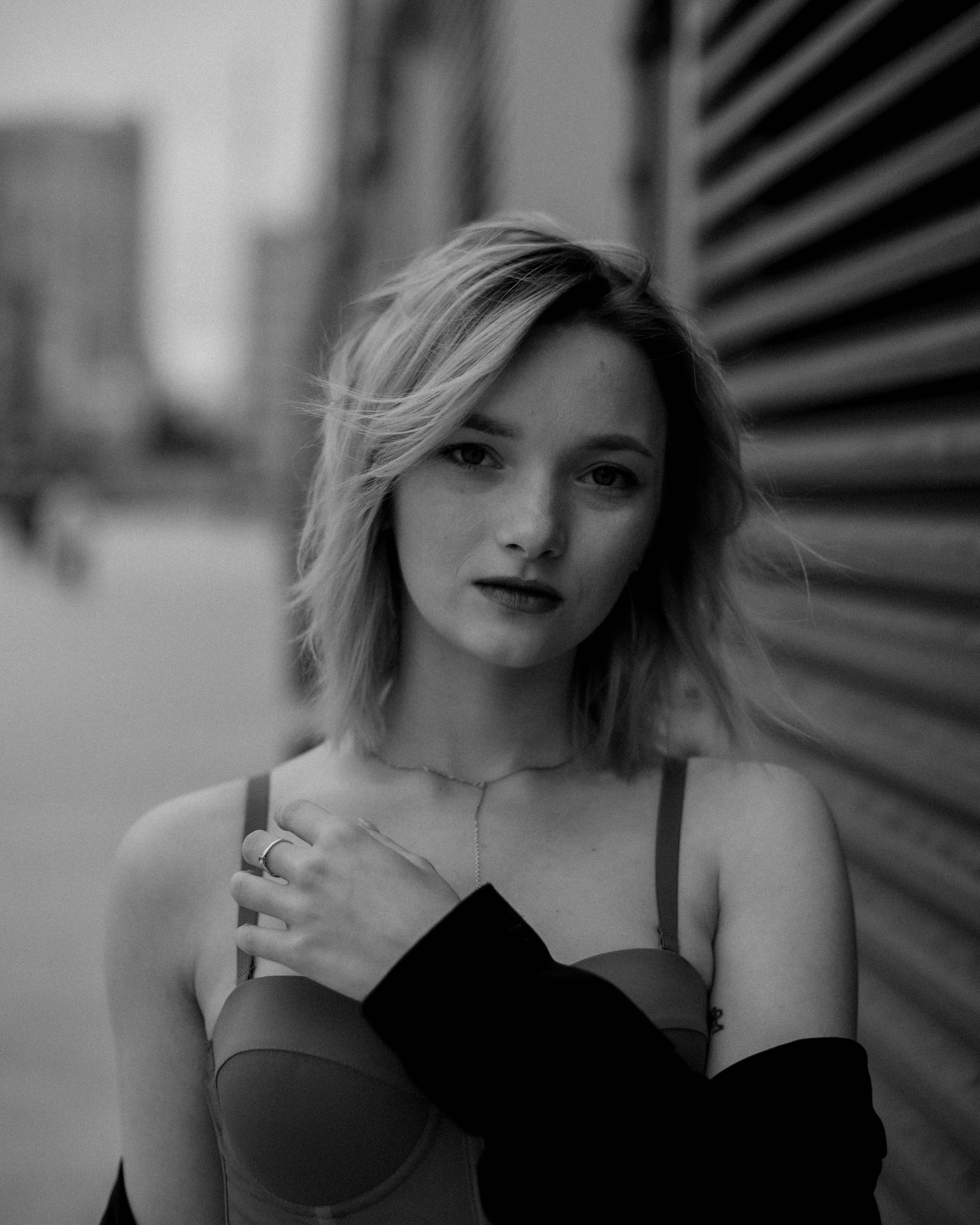 Аня. Женский фотограф. Создатель украшений ручной работы. Модель