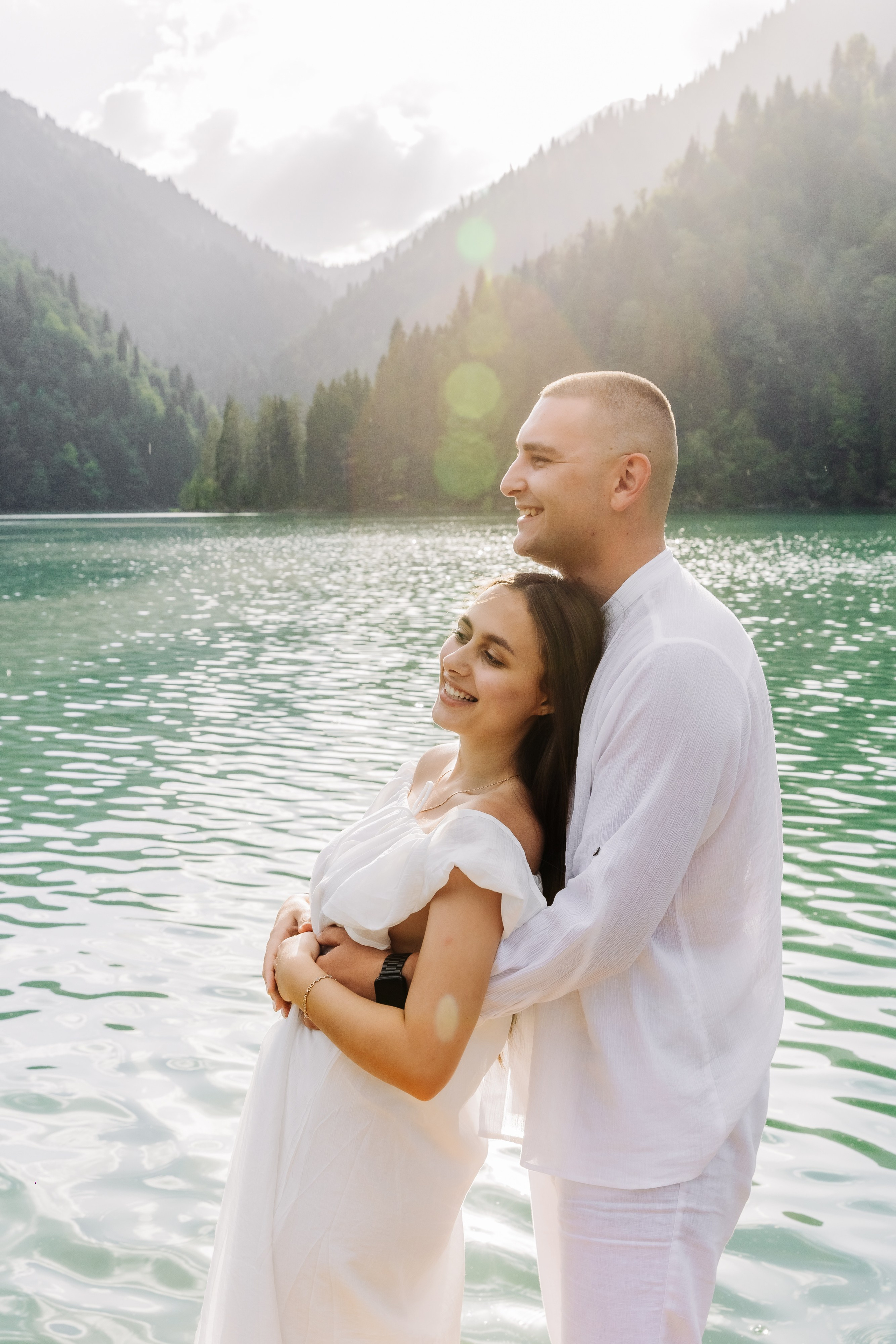 Фотосессия в Абхазии на прекрасном озере Рица. Свадебный фотограф в Абхазии, Сухум, Гагра, Сочи