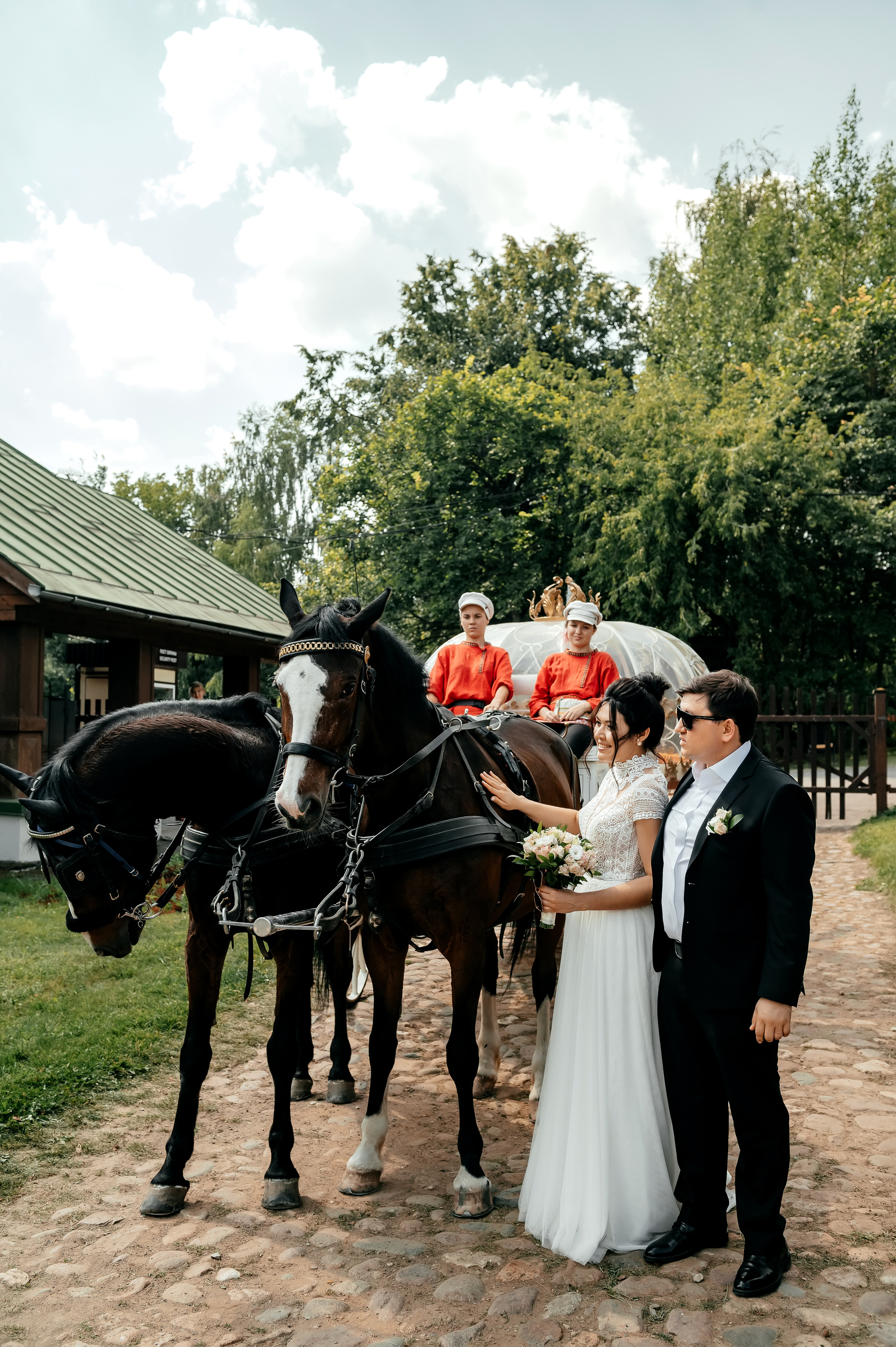 Дворец царя Алексея Михайловича в Коломенском. Свадьба. Свадебный и семейный фотограф Виктория Носачёва. Щелково, Москва и МО