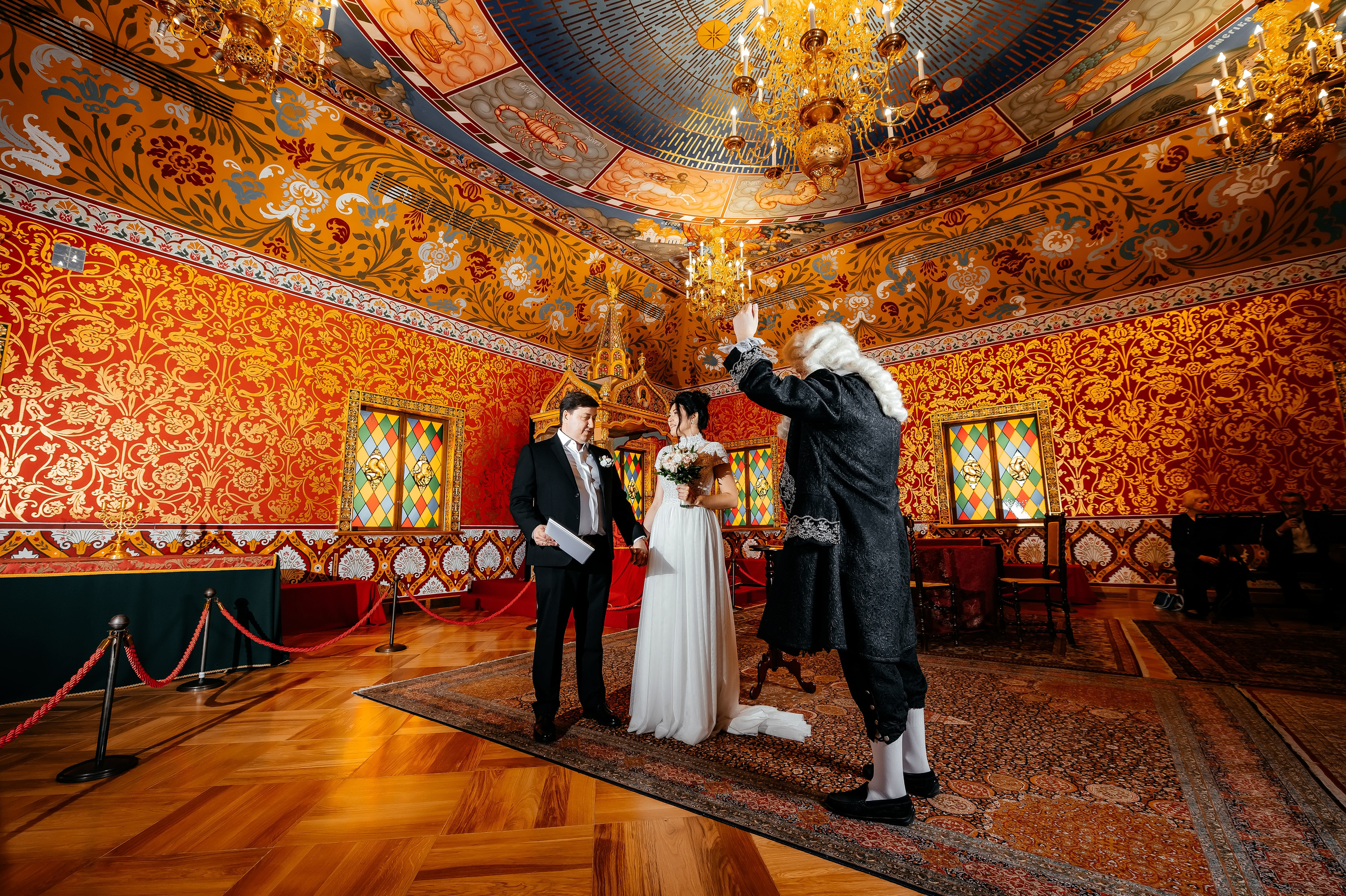 Дворец царя Алексея Михайловича в Коломенском. Свадьба. Свадебный и семейный фотограф Виктория Носачёва. Щелково, Москва и МО