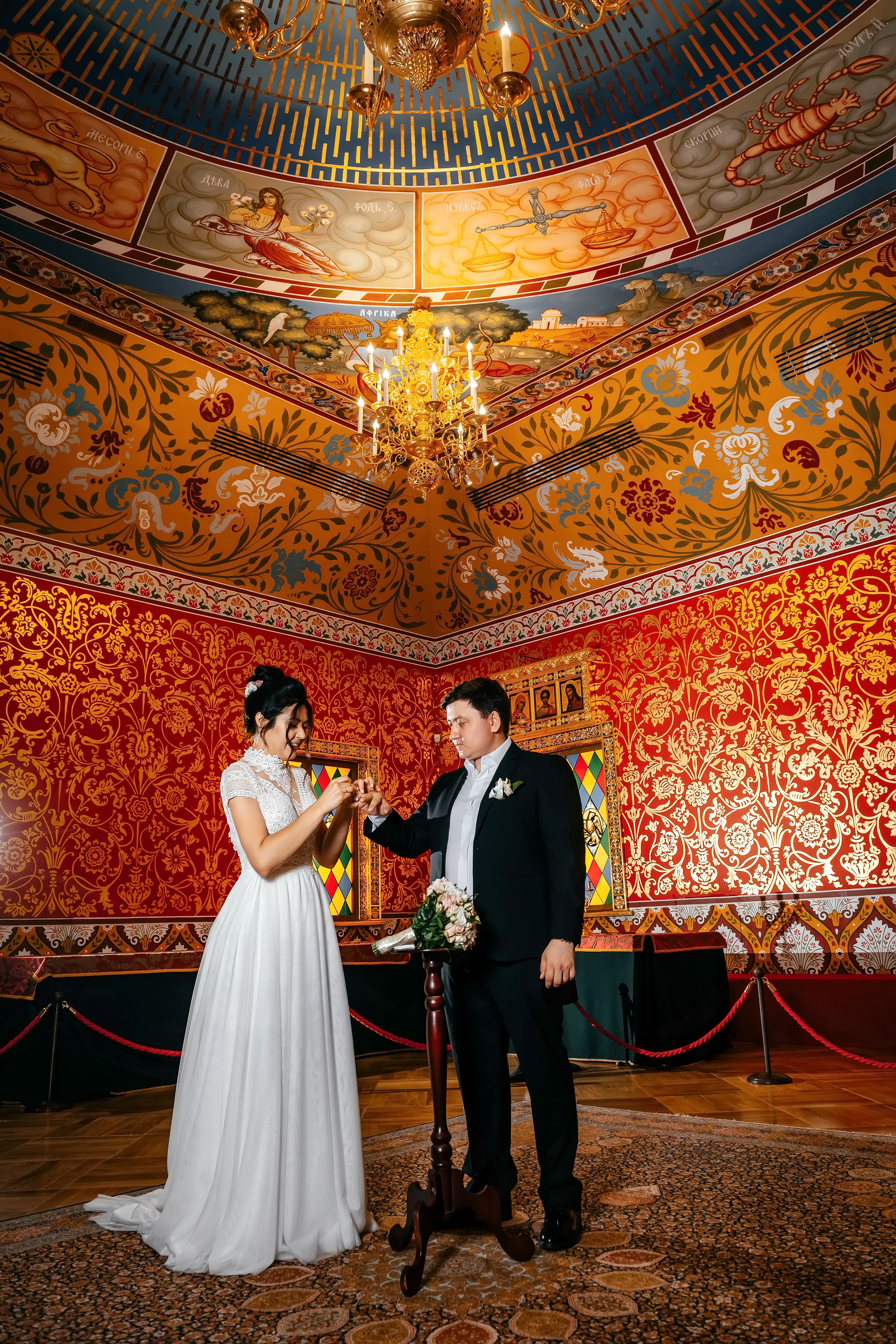 Дворец царя Алексея Михайловича в Коломенском. Свадьба. Свадебный и семейный фотограф Виктория Носачёва. Щелково, Москва и МО