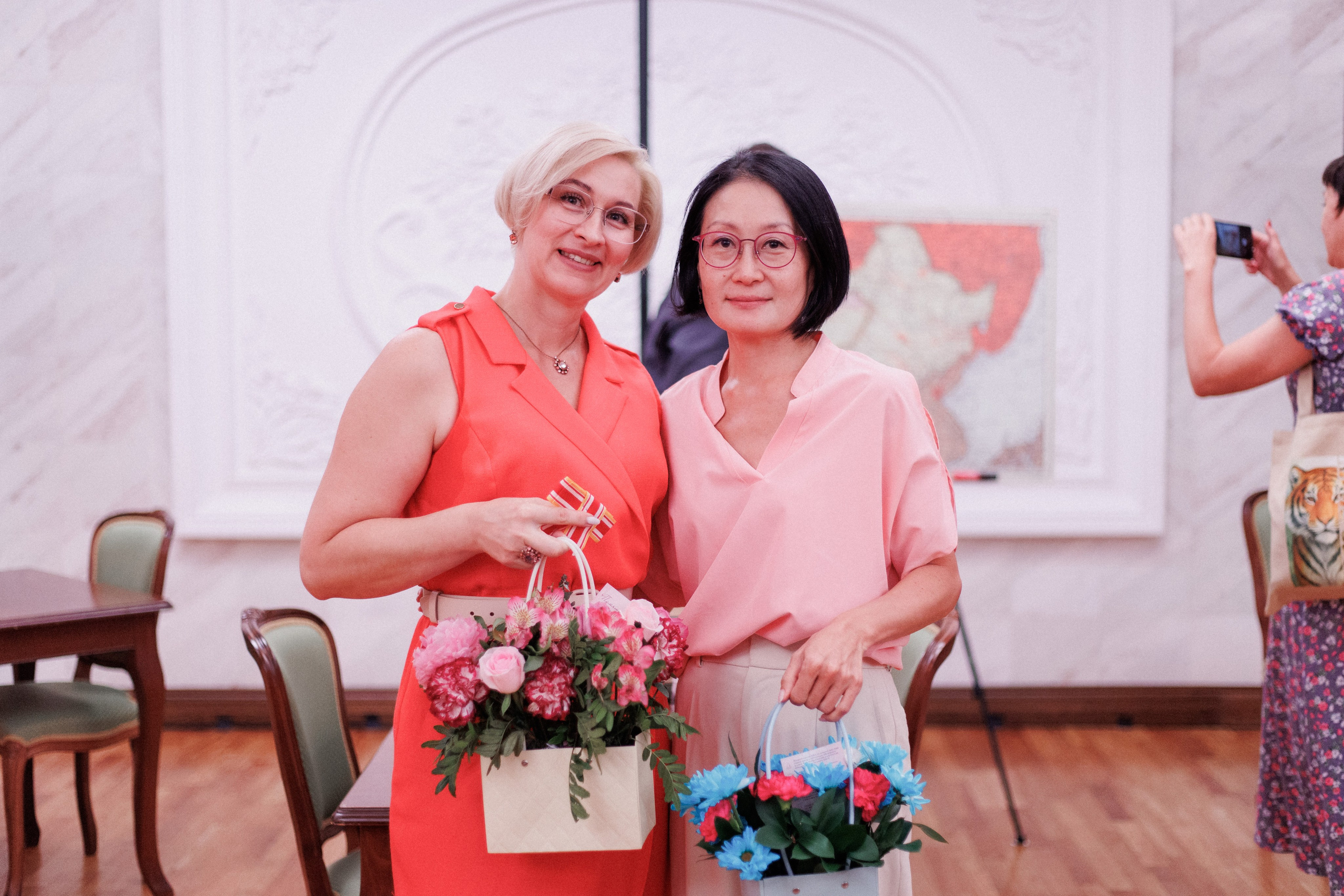 ПРЕЗЕНТАЦИЯ КНИГИ — 80 ЛЕТ ПОБЕДЫ. СВОИ. ФОТООТЧЕТЫ-СОБЫТИЯ-МЕСТА