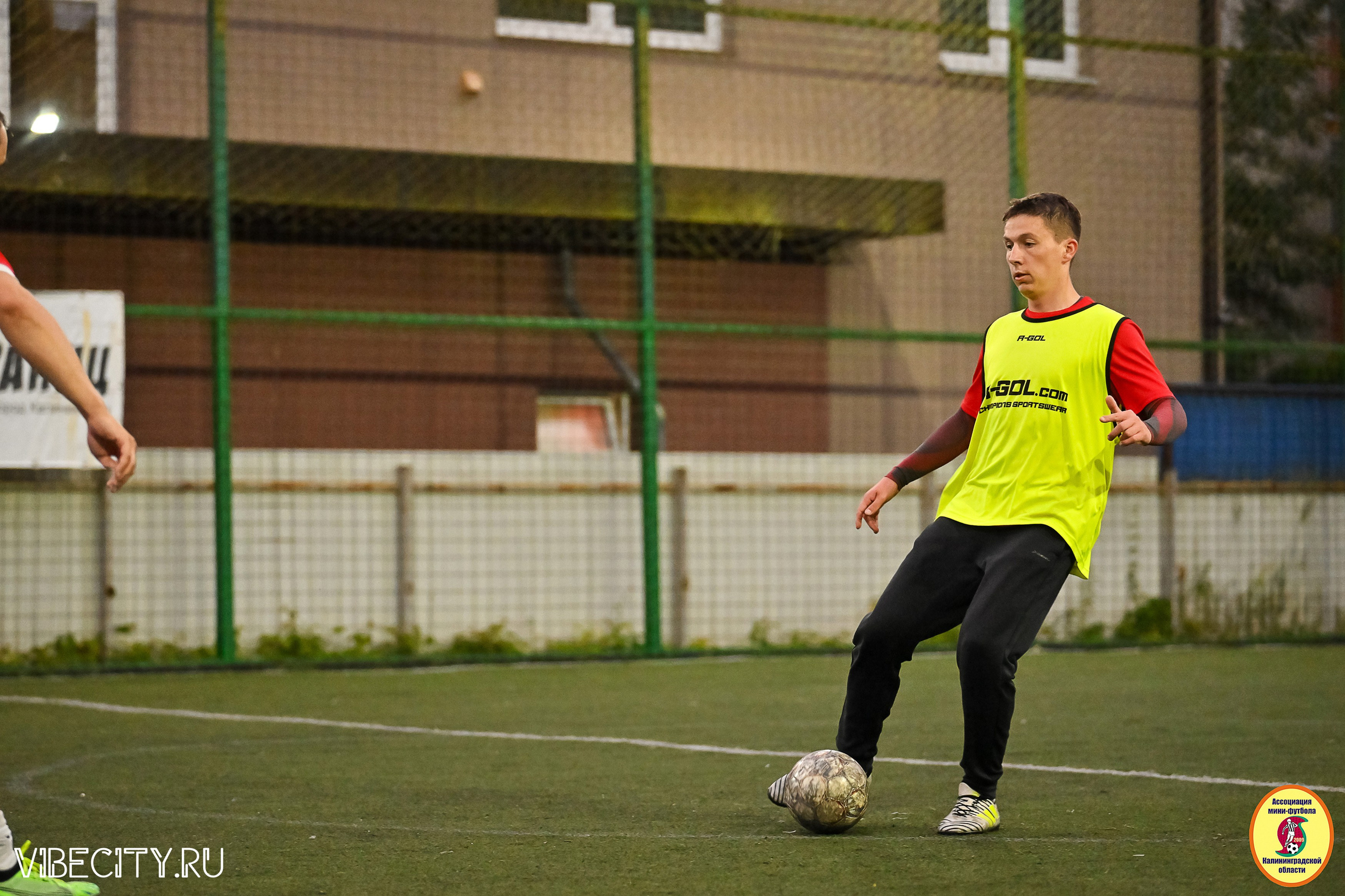 ИГРЫ МИНИ-ФУТБОЛЬНОЙ И КОРПОРАТИВНОЙ ЛИГИ. VIBECITY.RU Вайб Сити Ру Фоторепортажи Фотоотчеты Калининград