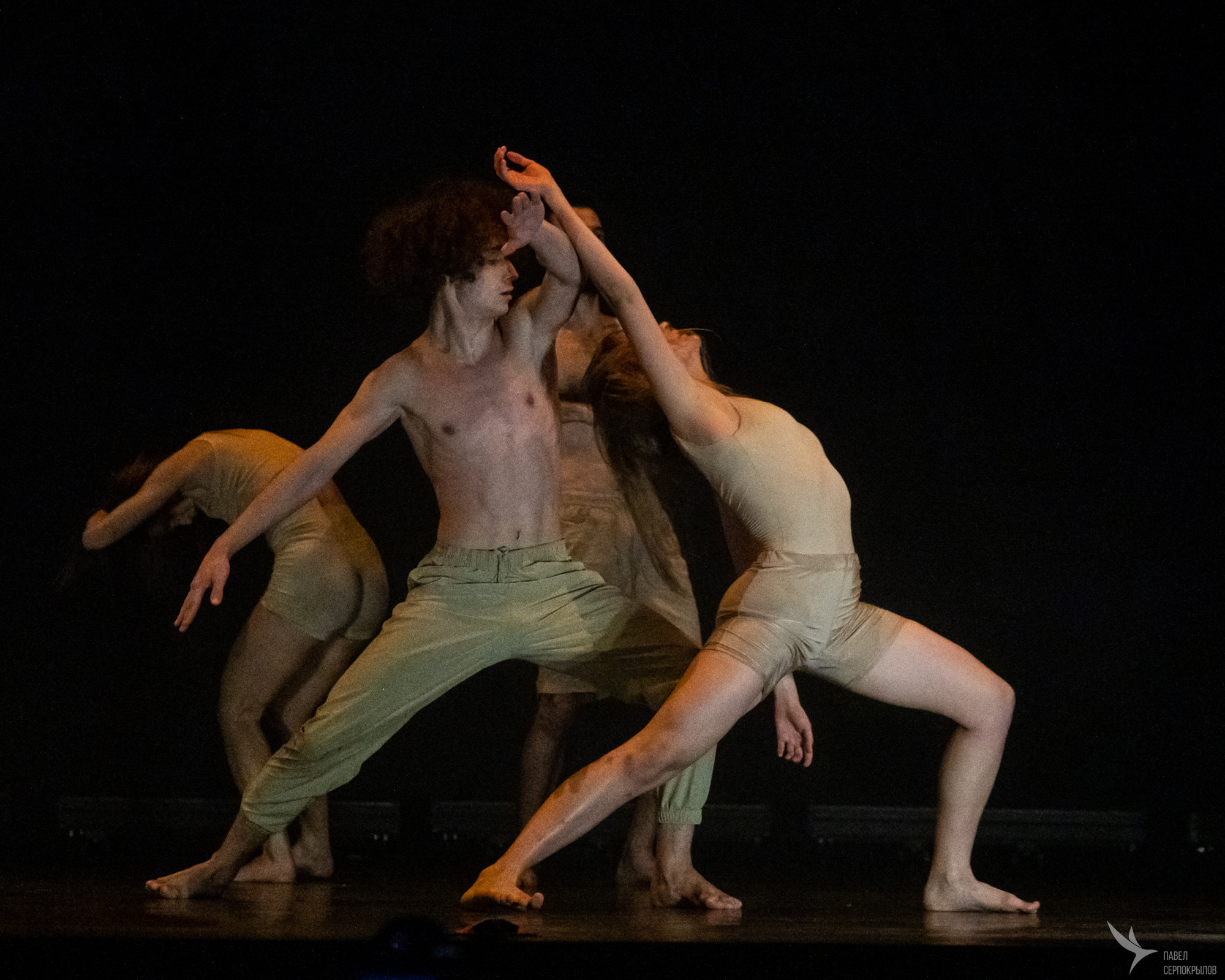 RE'ACTOR FEST. ВЕЧЕР СОВРЕМЕННОЙ ХОРЕОГРАФИИ. Репортажный фотограф в Казани Павел Серпокрылов