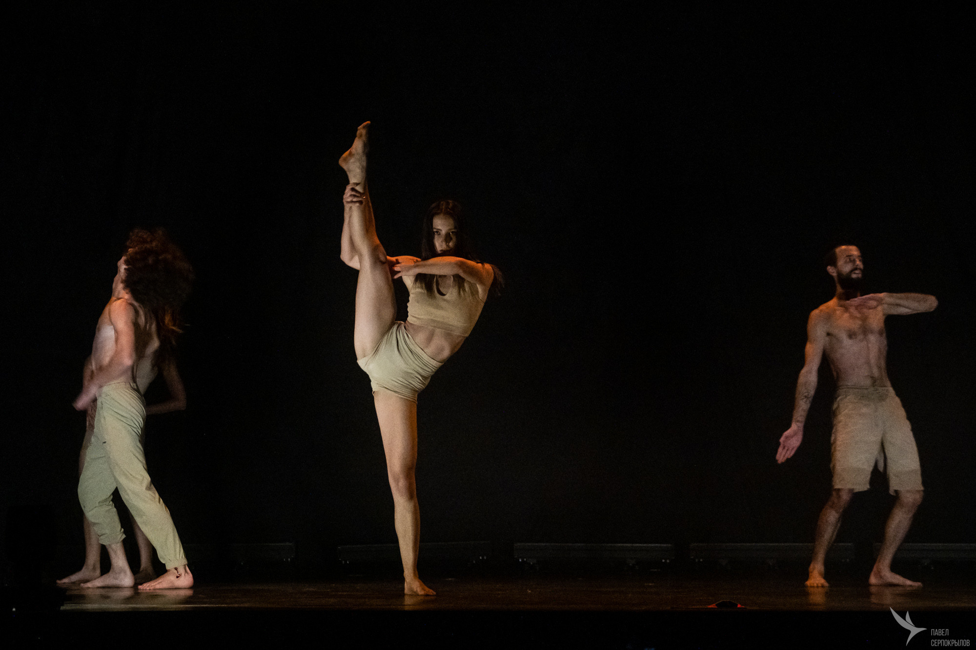 RE'ACTOR FEST. ВЕЧЕР СОВРЕМЕННОЙ ХОРЕОГРАФИИ. Репортажный фотограф в Казани Павел Серпокрылов