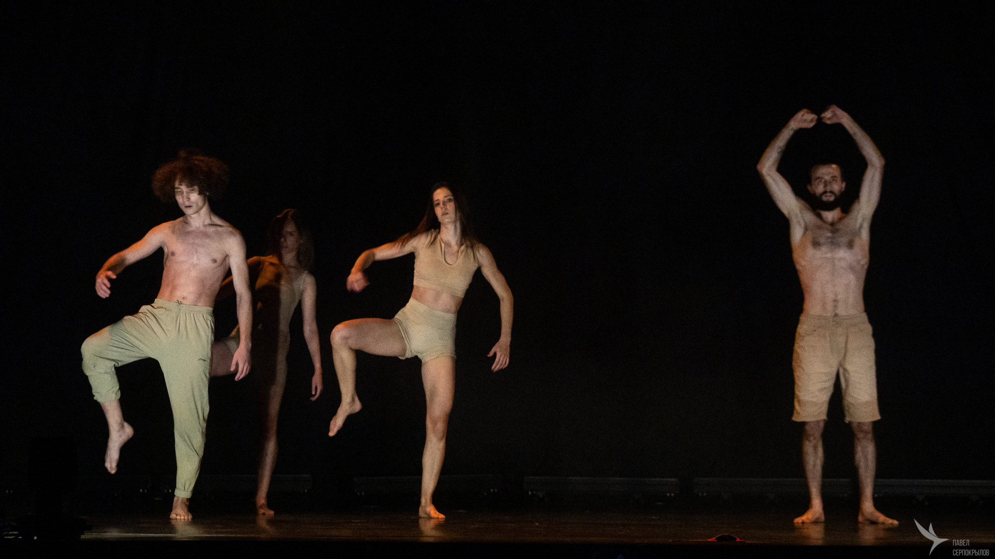RE'ACTOR FEST. ВЕЧЕР СОВРЕМЕННОЙ ХОРЕОГРАФИИ. Репортажный фотограф в Казани Павел Серпокрылов