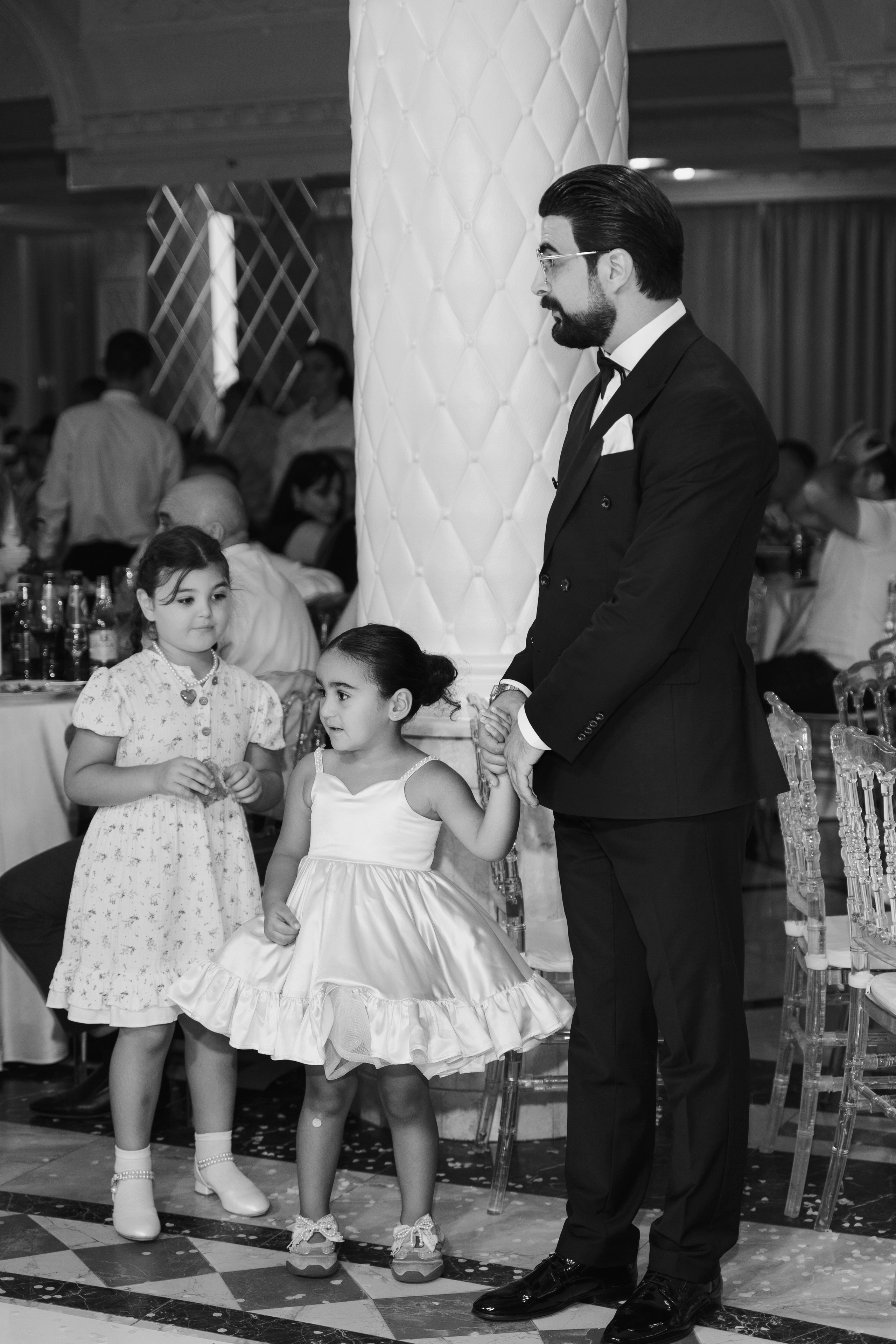 Сватовство в Краснодаре от лучших свадебных фотографов и операторов ТВИНС СТУДИО. ТВИНС СТУДИО — лучшие свадебные фотографы и видеографы в Краснодаре