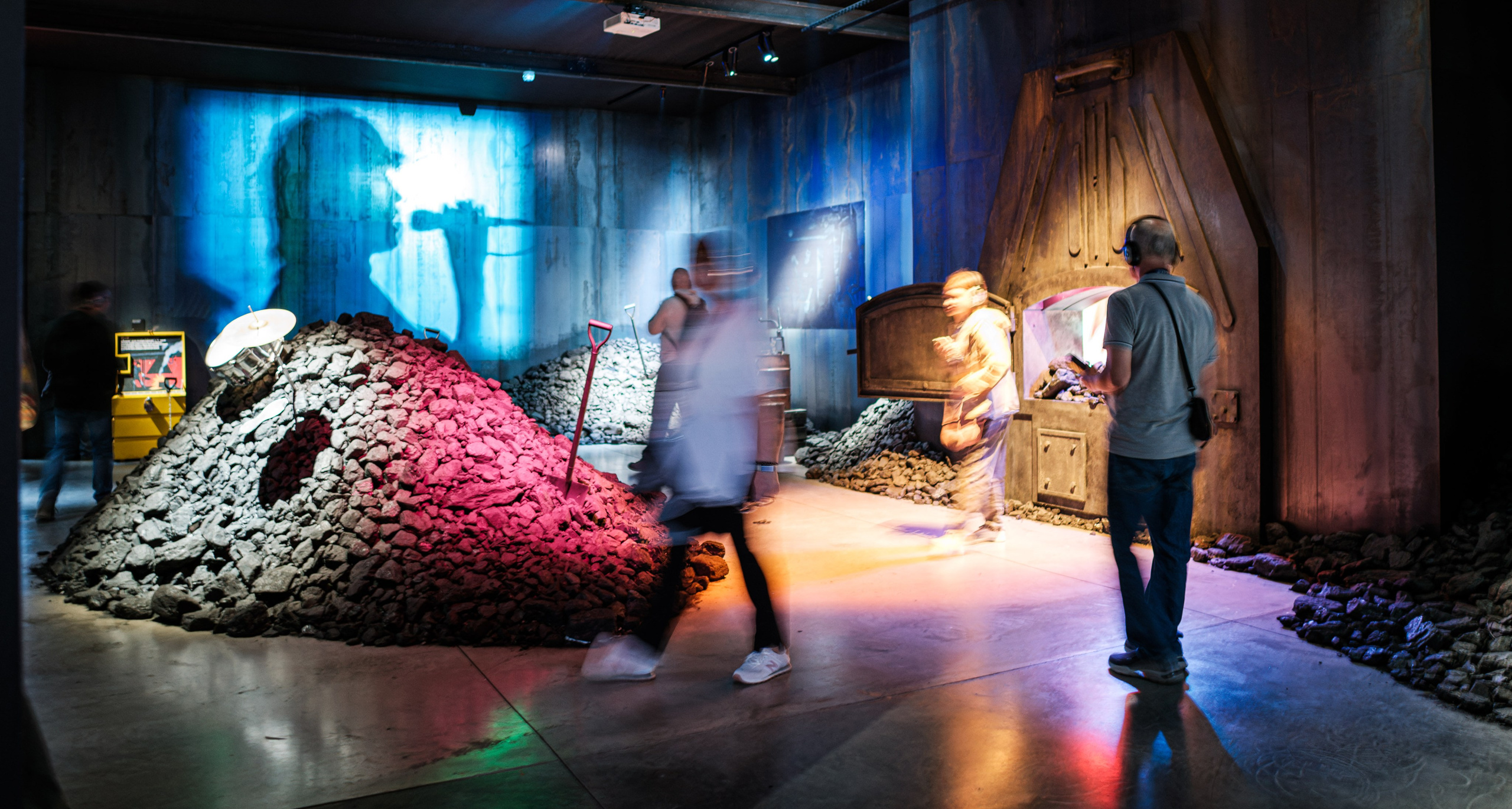 «Виктор Цой. Легенда» Выставка-байопик. Фотограф Балаев Михаил