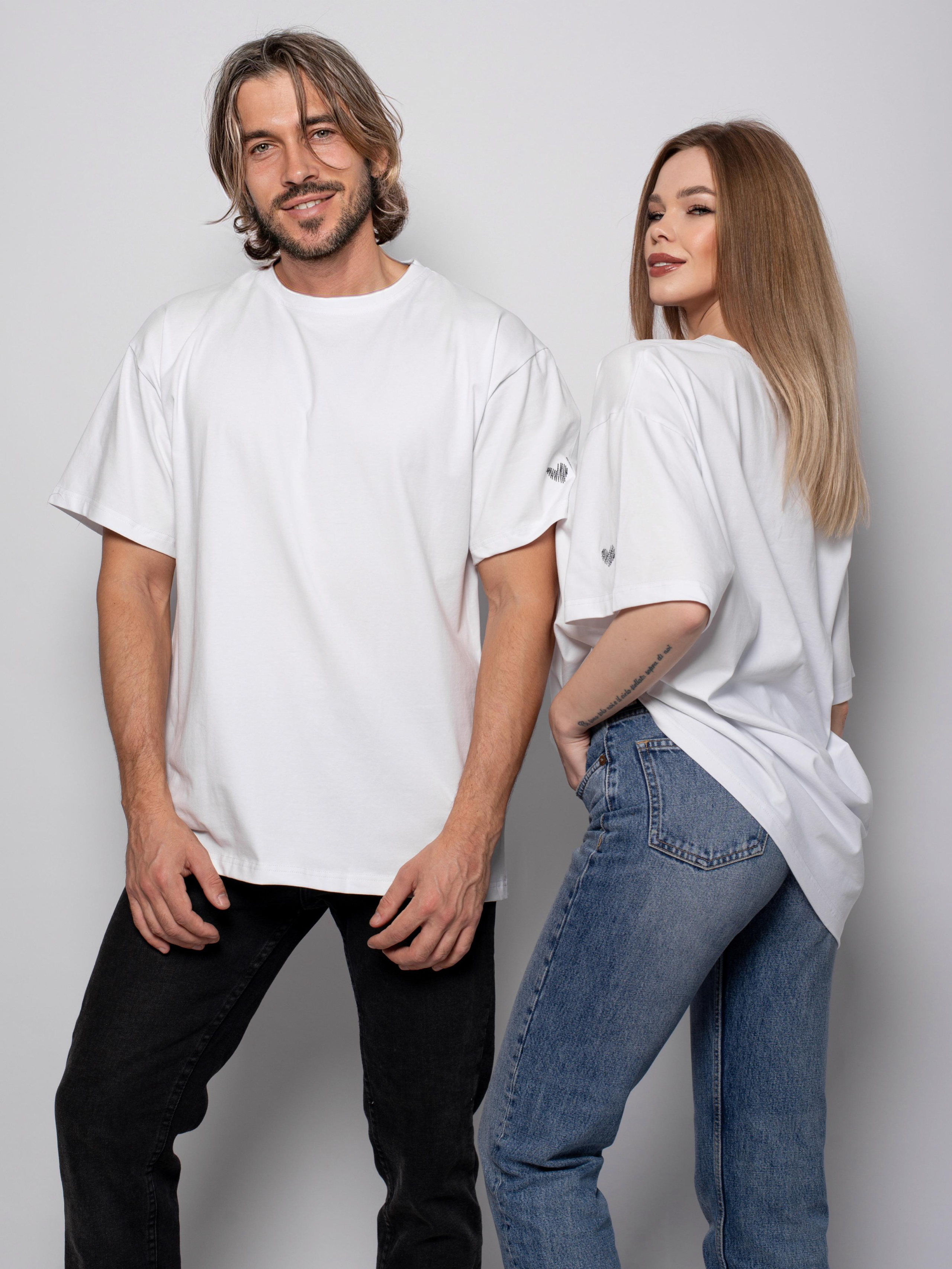 Иван — модель для маркетплейсов. ТМ Продакшн — Съемка для маркетплейсов в Москве