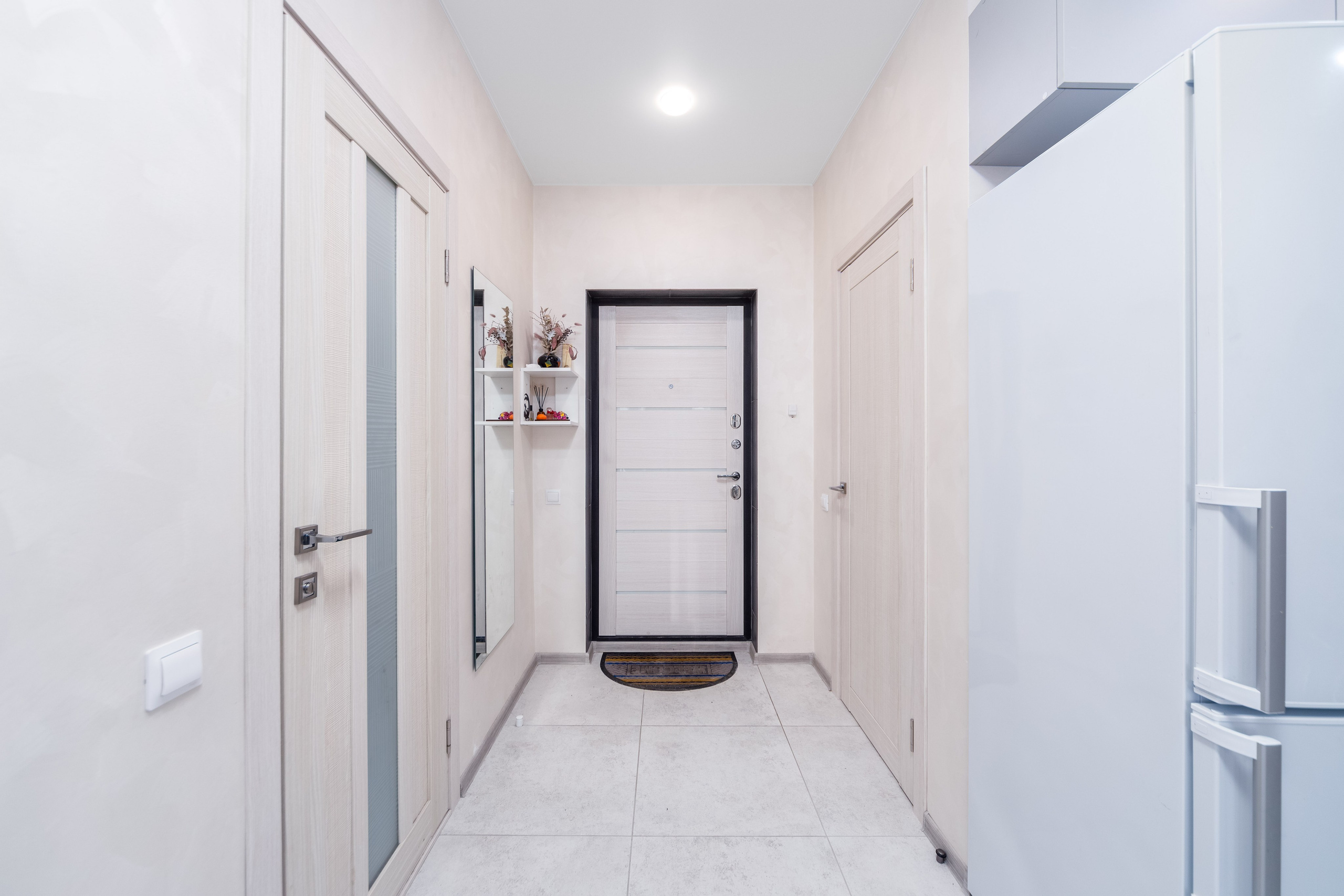 Фото интерьера прихожей в двухкомнатной квартире в ЖК Минск Мир