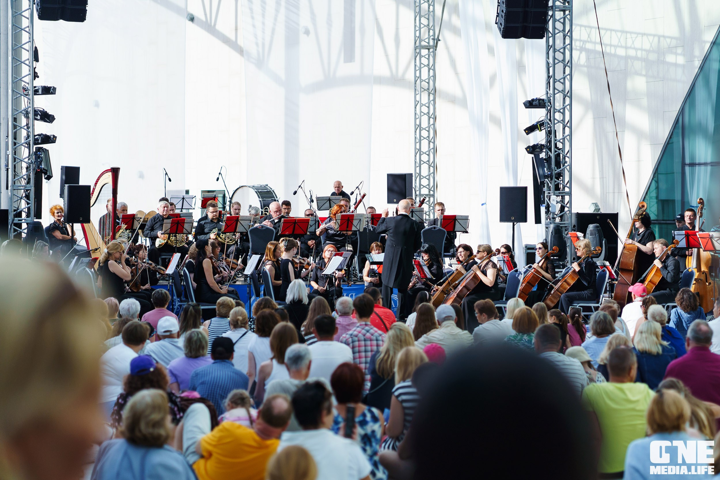 Фоторепортаж с фестиваля «Симфония ветра» в Янтарь Холле. One Media Life: фоторепортажи, фотоотчеты с мероприятий и заведений