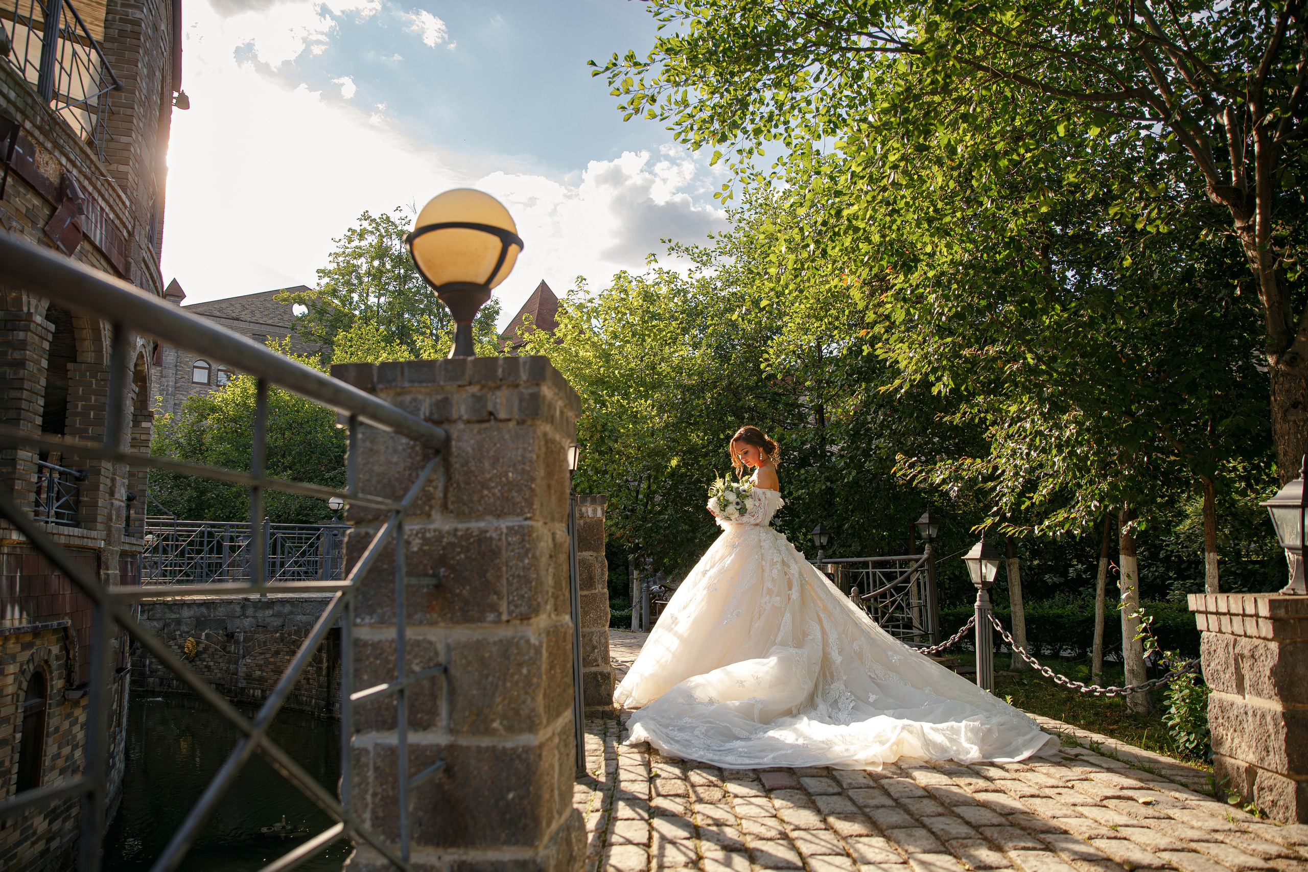 Свадебная фотосессия в парк отеле Немчиновка. Свадебный фотограф Москва и МО Сергей Киржаев