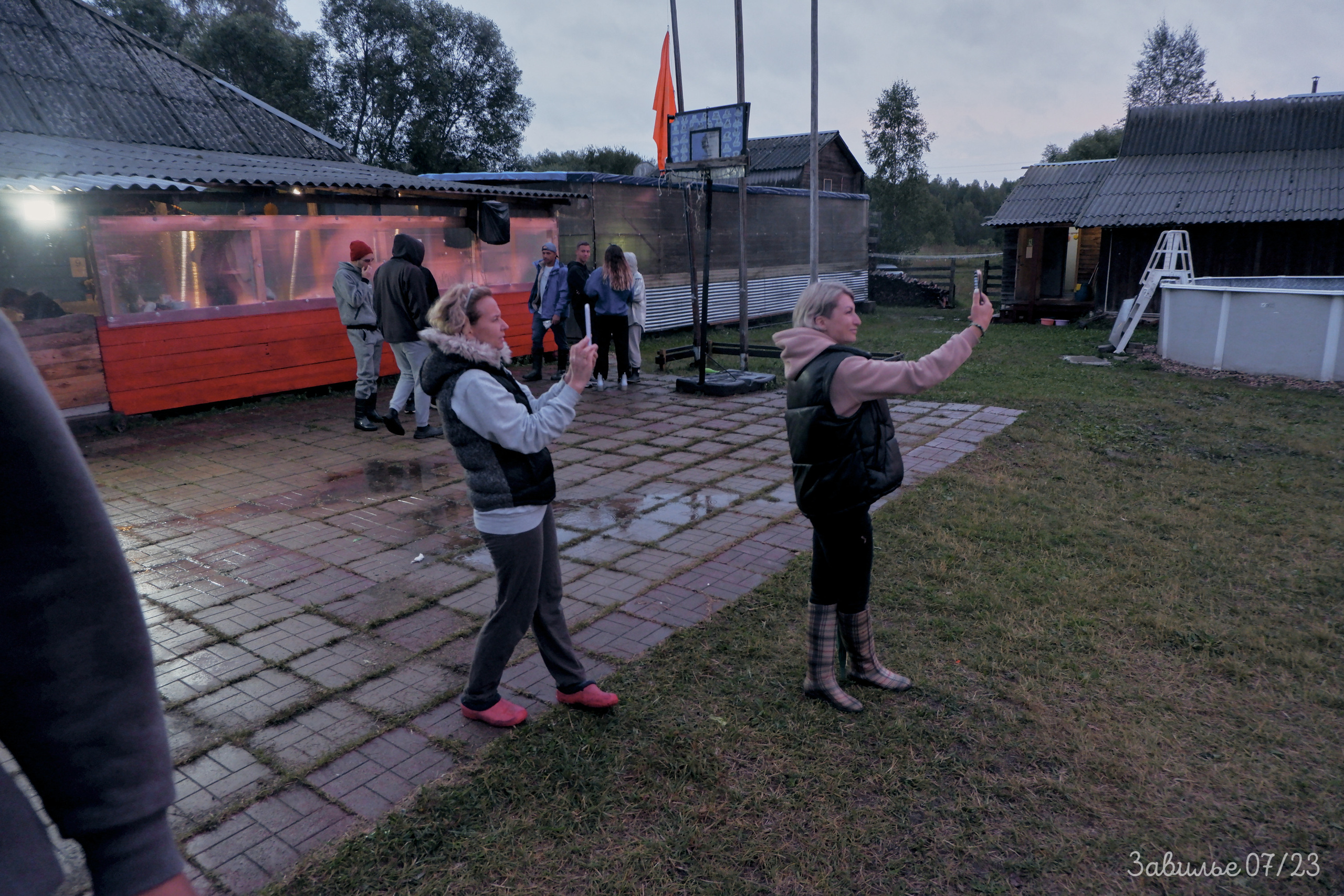 Сарай бар. Фотографъ Сергѣевъ. Поймать мгновеніе