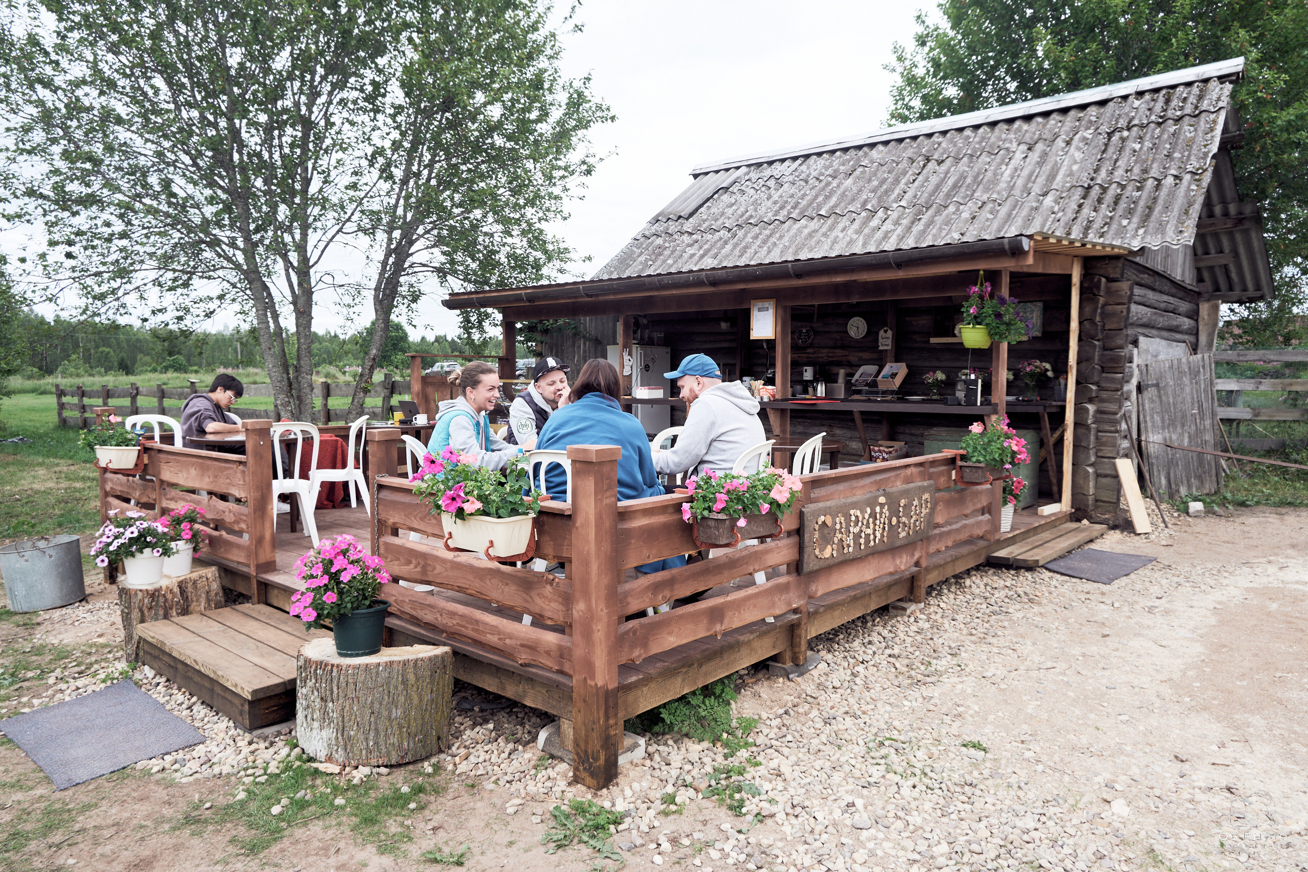 Сарай бар. Фотографъ Сергѣевъ. Поймать мгновеніе