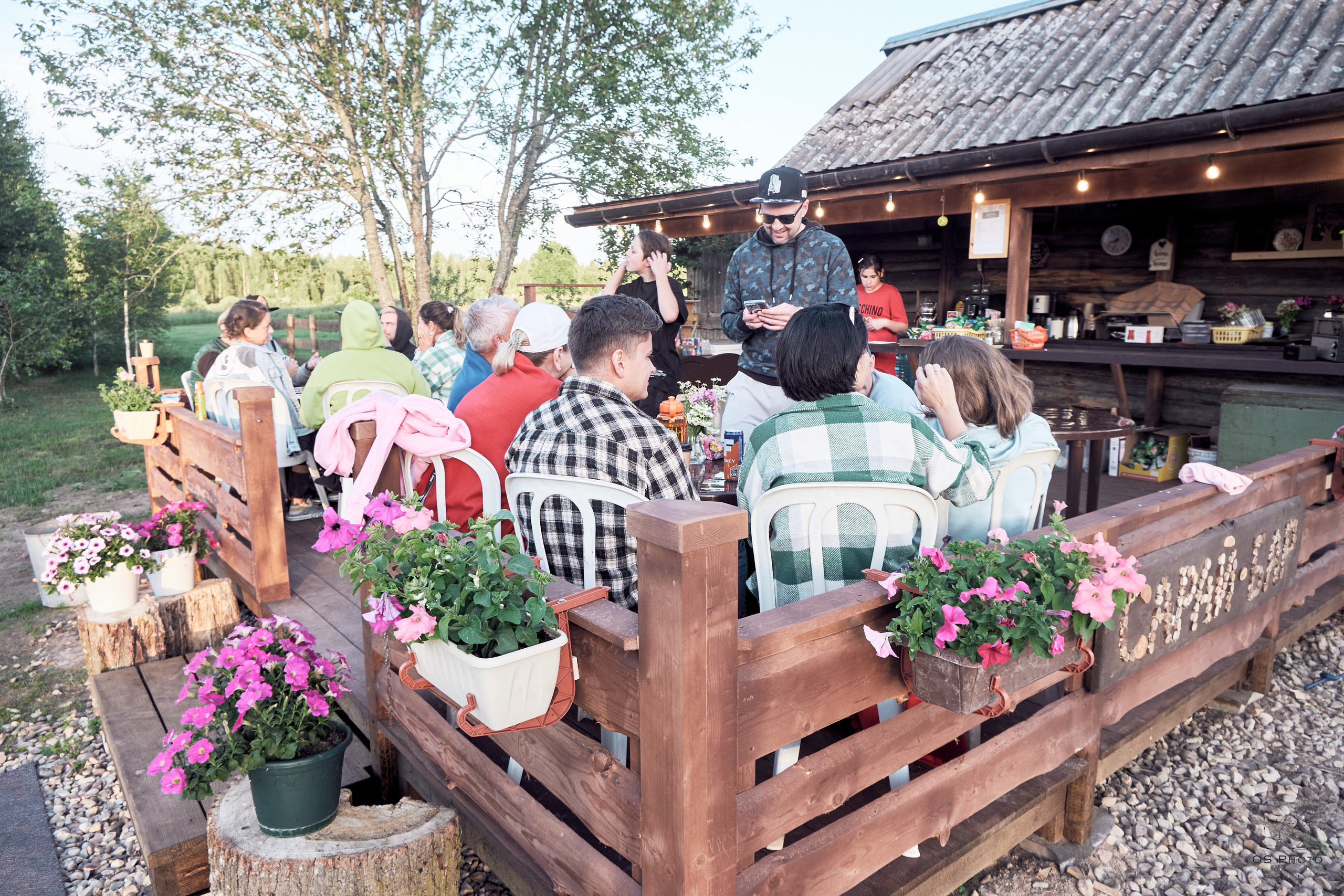 Сарай бар. Фотографъ Сергѣевъ. Поймать мгновеніе