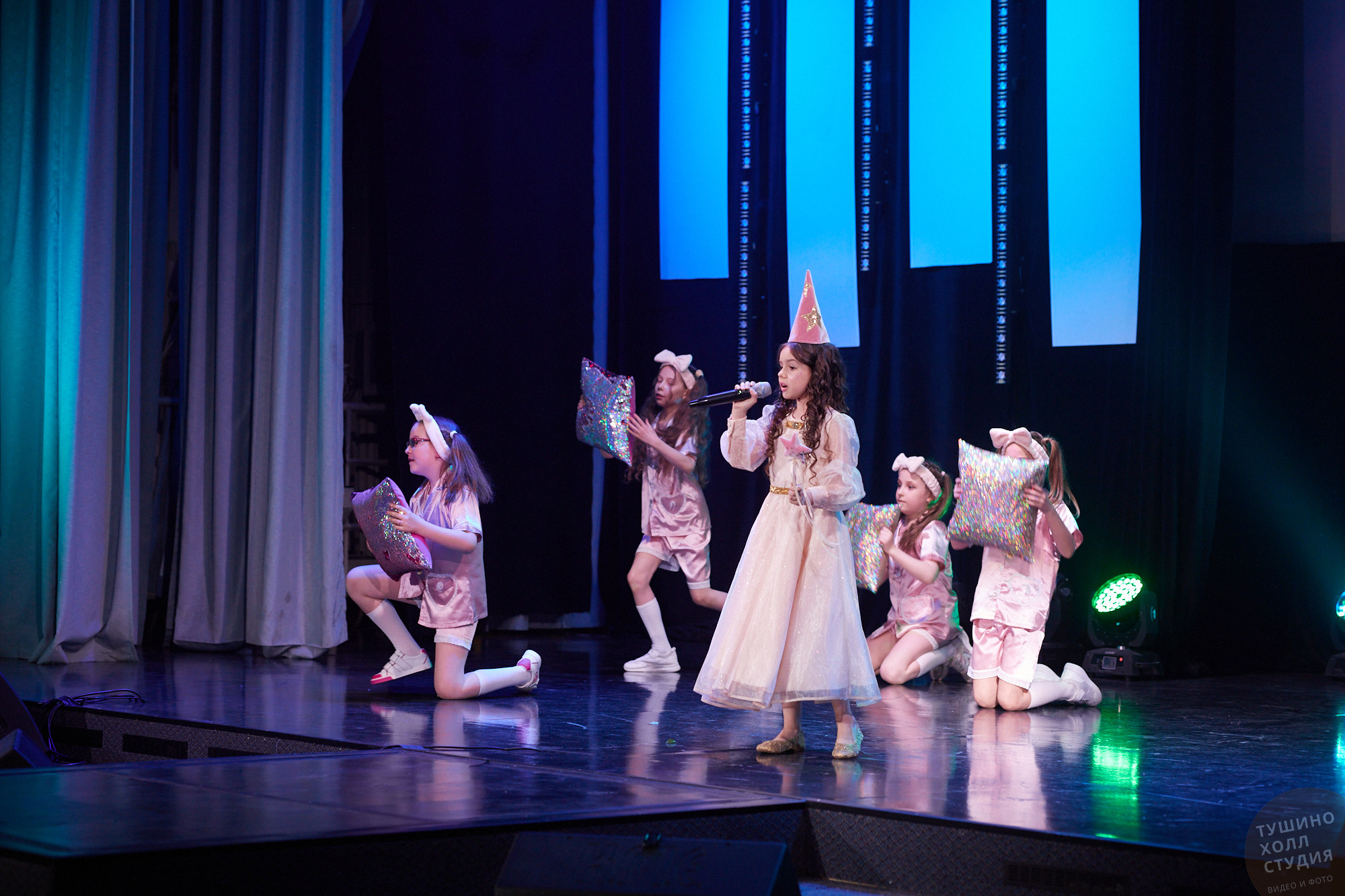 Laslo Dolinski Studio. Концерт в «Тушино Холл». Фотографъ Сергѣевъ. Поймать мгновеніе