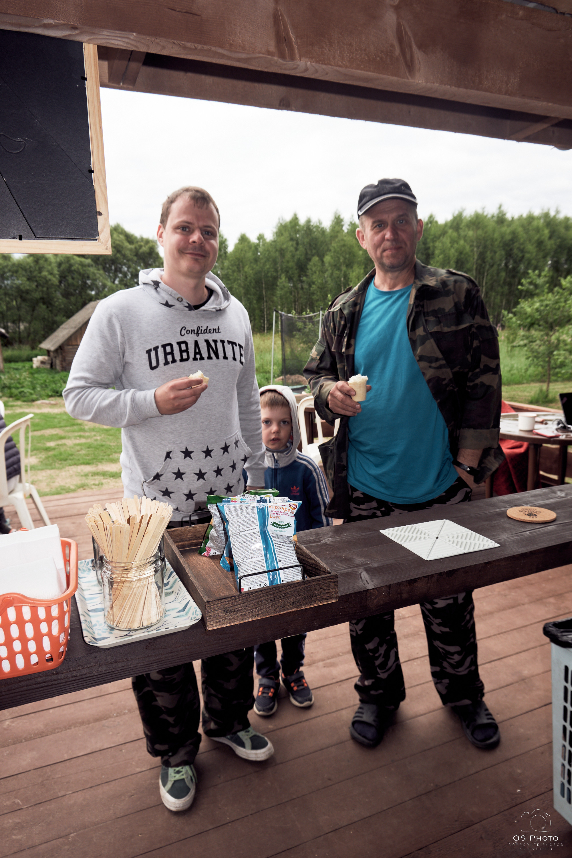 Сарай бар. Фотографъ Сергѣевъ. Поймать мгновеніе