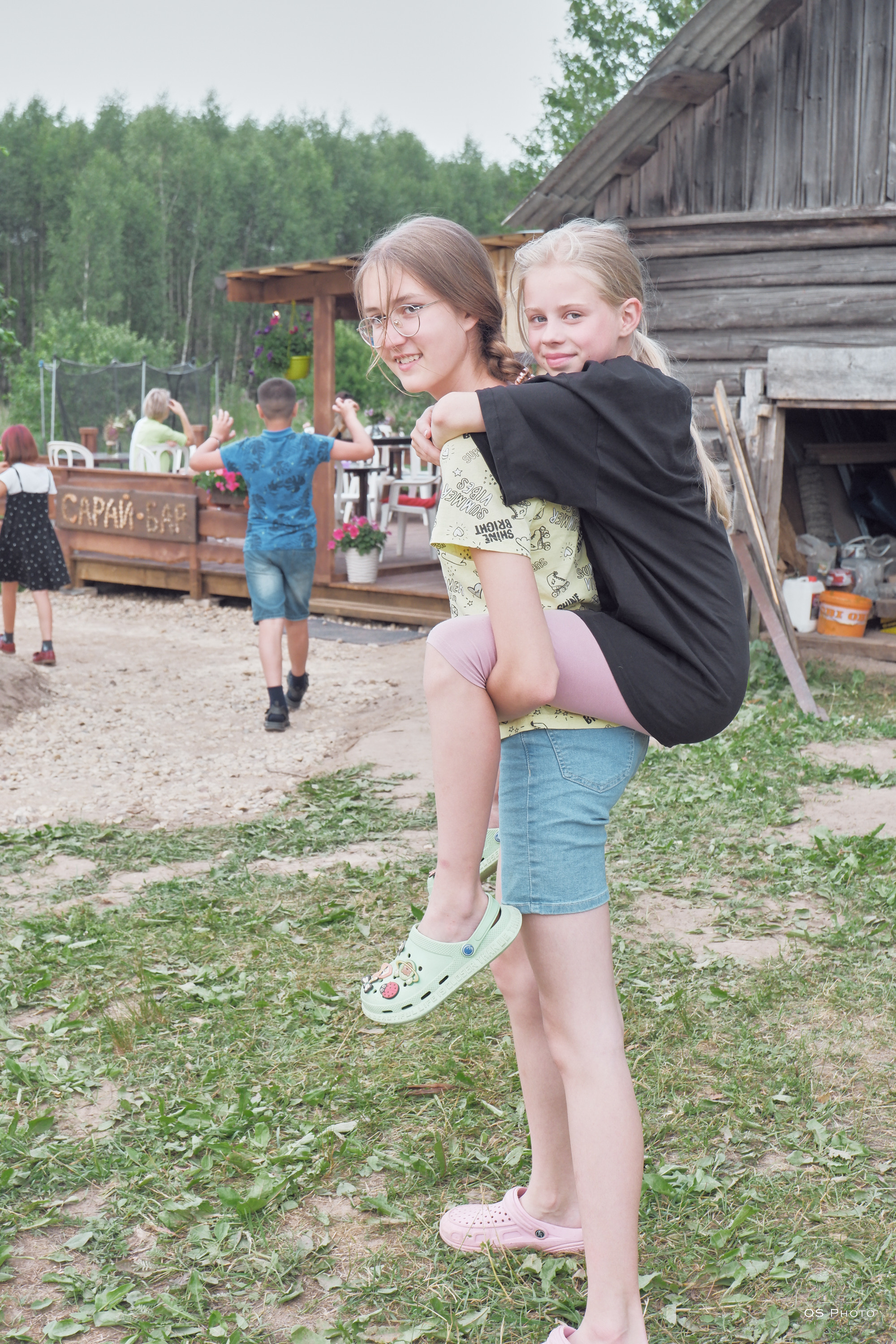 Сарай бар. Фотографъ Сергѣевъ. Поймать мгновеніе