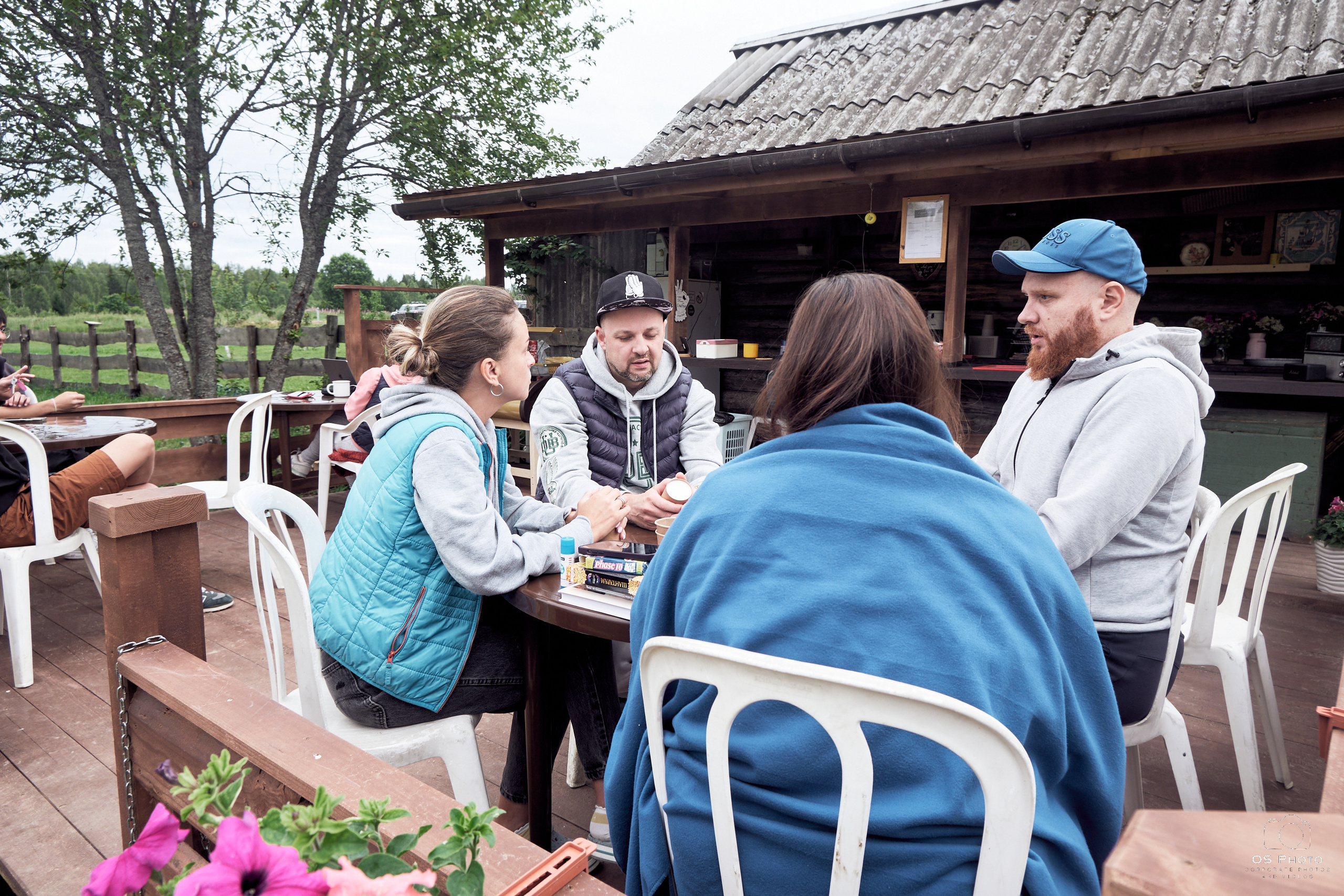 Сарай бар. Фотографъ Сергѣевъ. Поймать мгновеніе