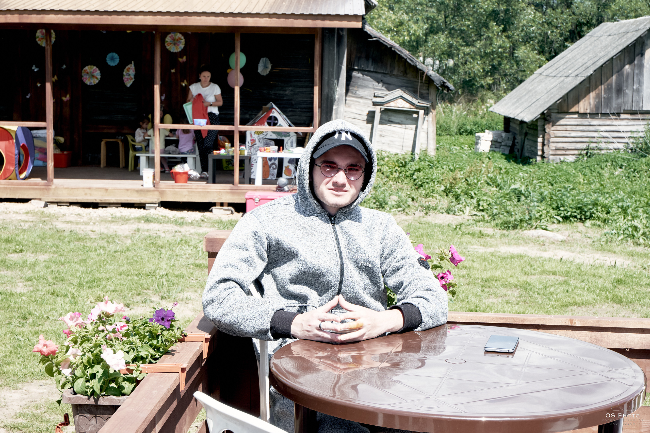 Сарай бар. Фотографъ Сергѣевъ. Поймать мгновеніе