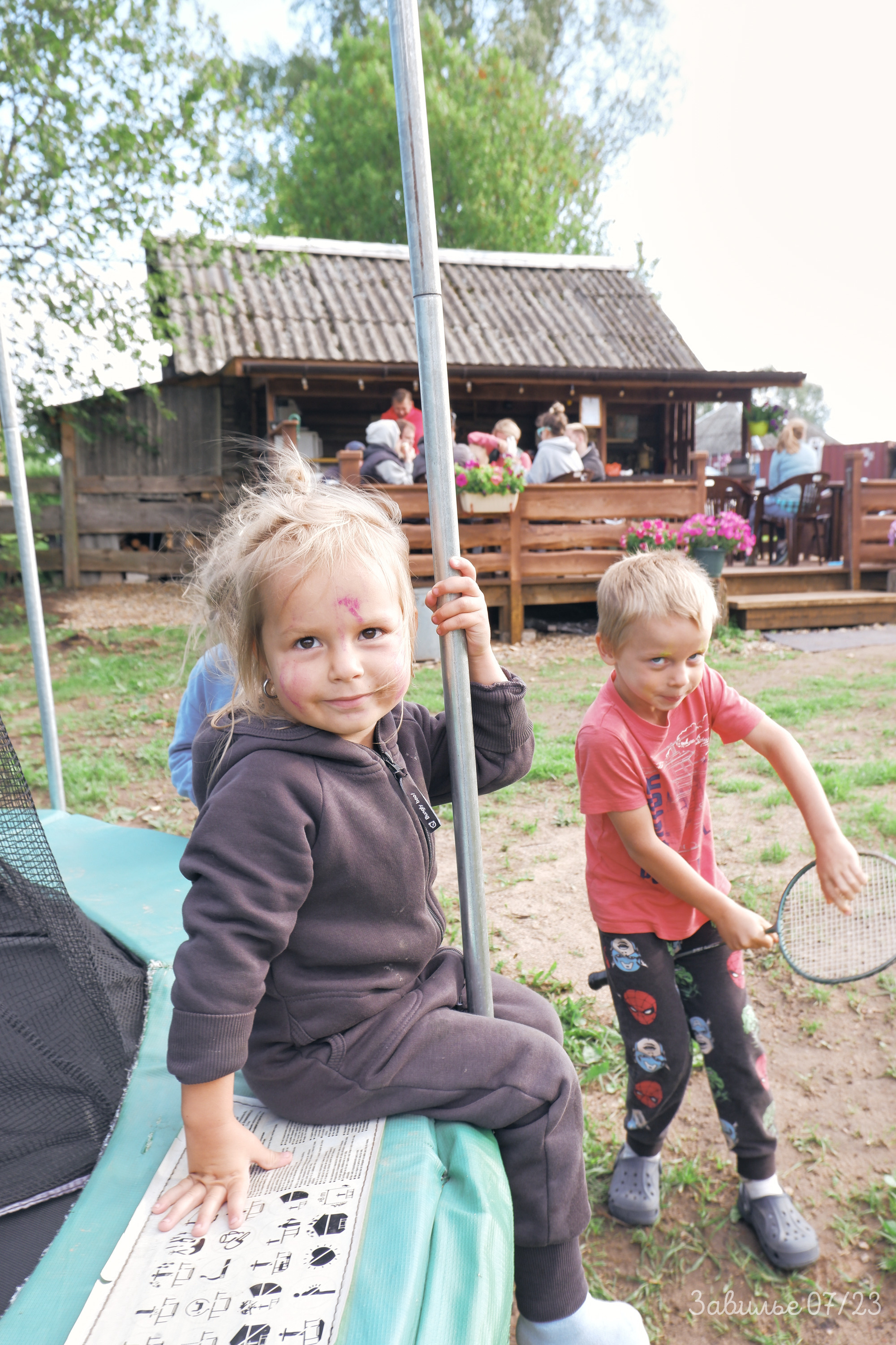 Сарай бар. Фотографъ Сергѣевъ. Поймать мгновеніе