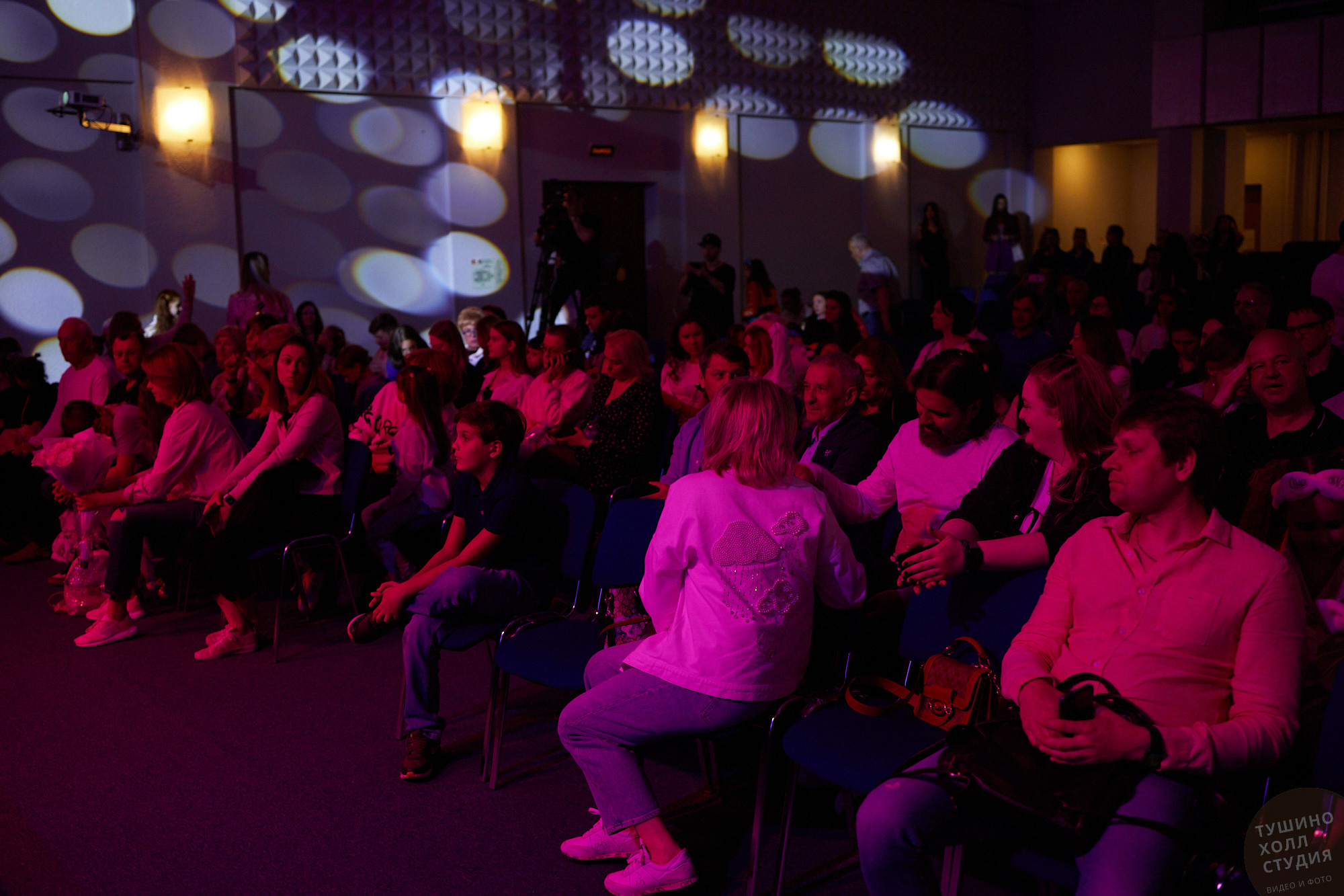 Laslo Dolinski Studio. Концерт в «Тушино Холл». Фотографъ Сергѣевъ. Поймать мгновеніе