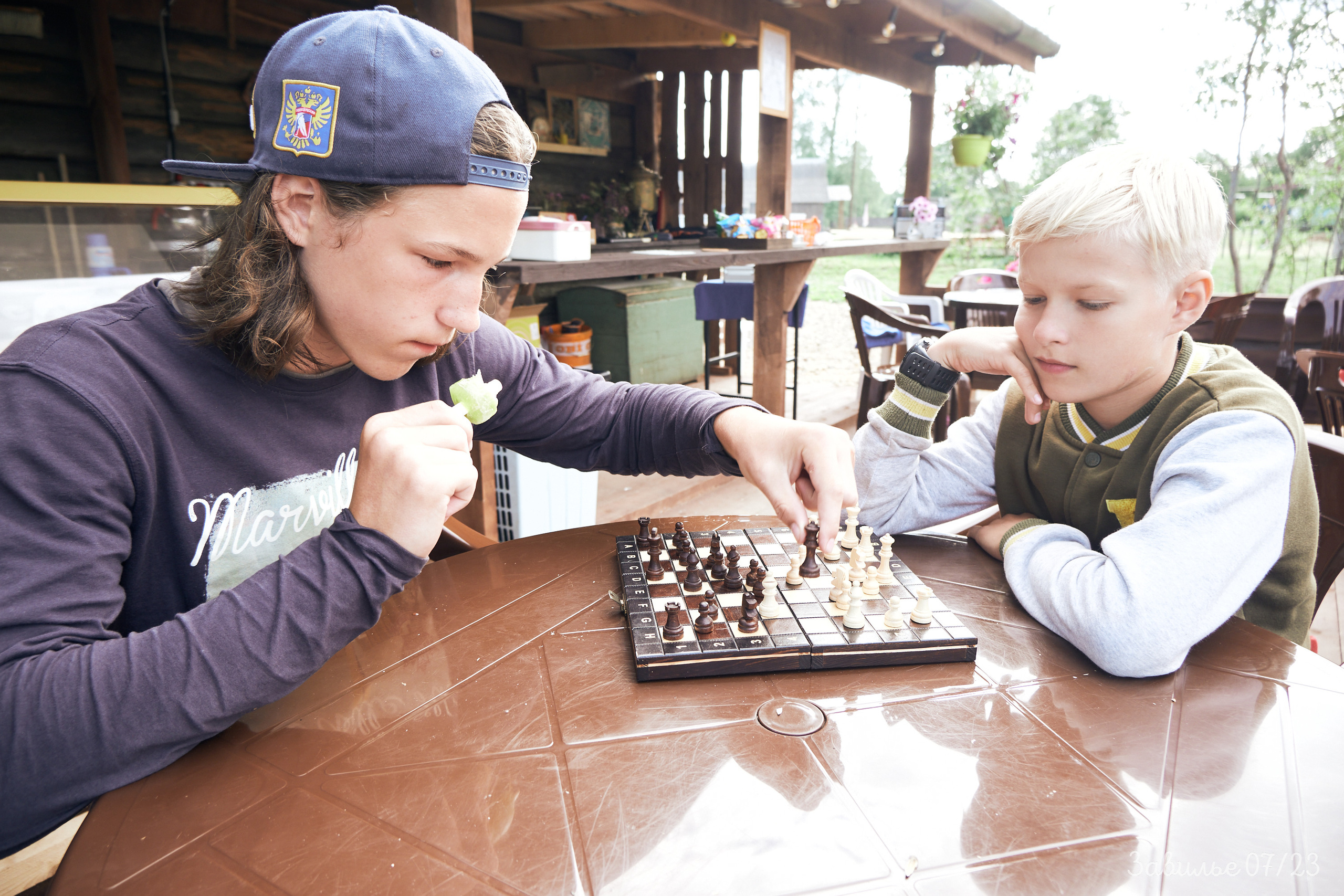 Сарай бар. Фотографъ Сергѣевъ. Поймать мгновеніе
