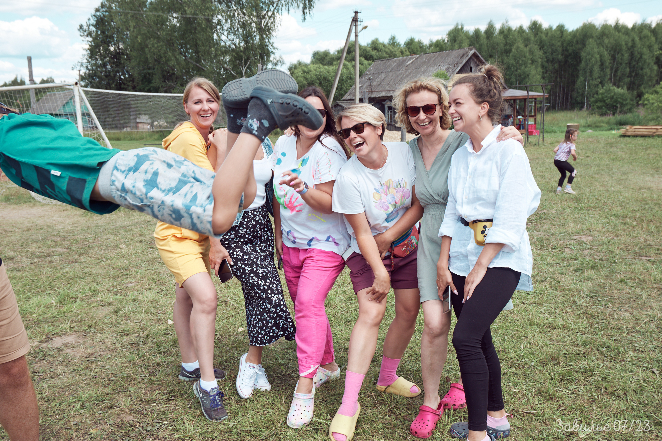 Сарай бар. Фотографъ Сергѣевъ. Поймать мгновеніе