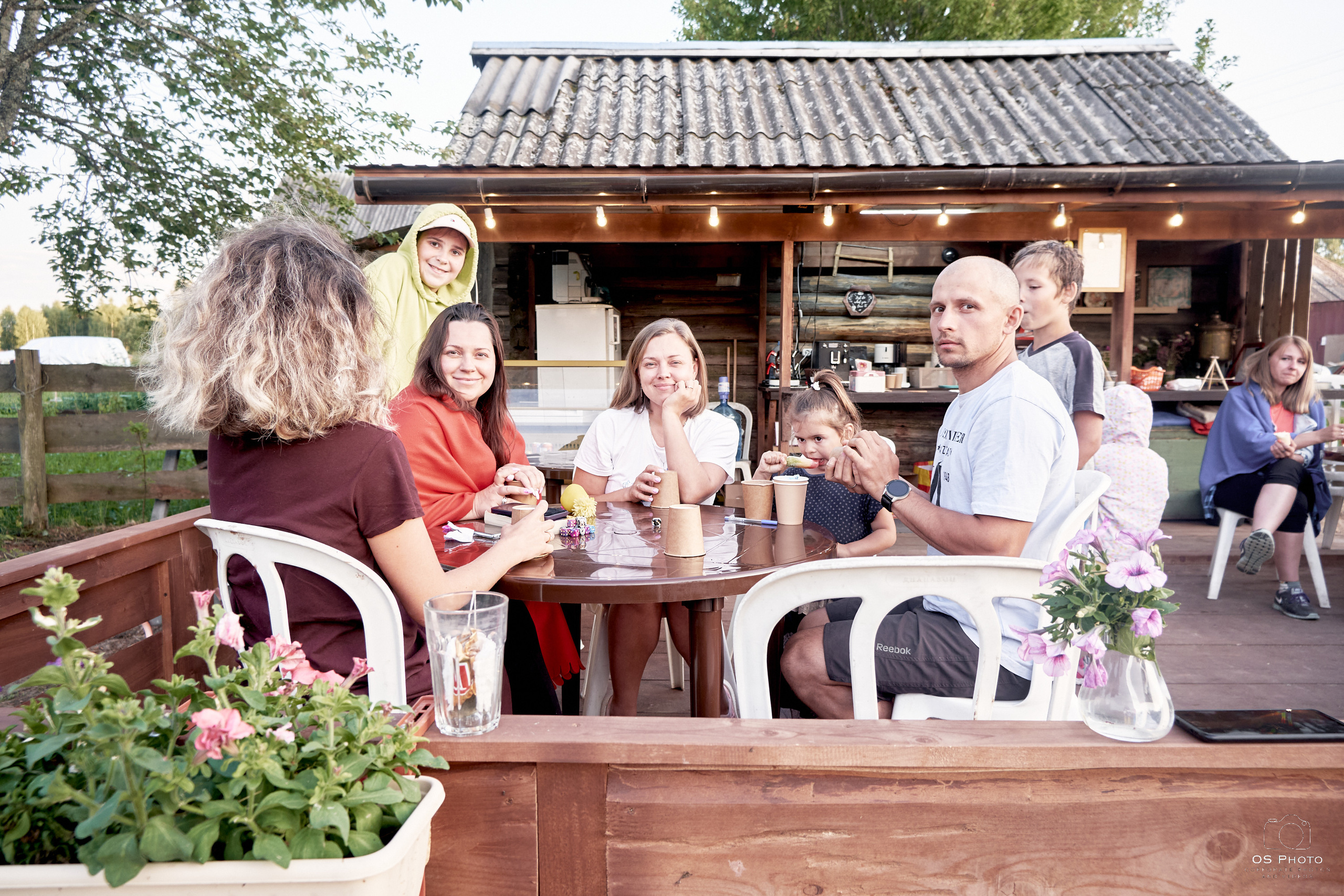Сарай бар. Фотографъ Сергѣевъ. Поймать мгновеніе