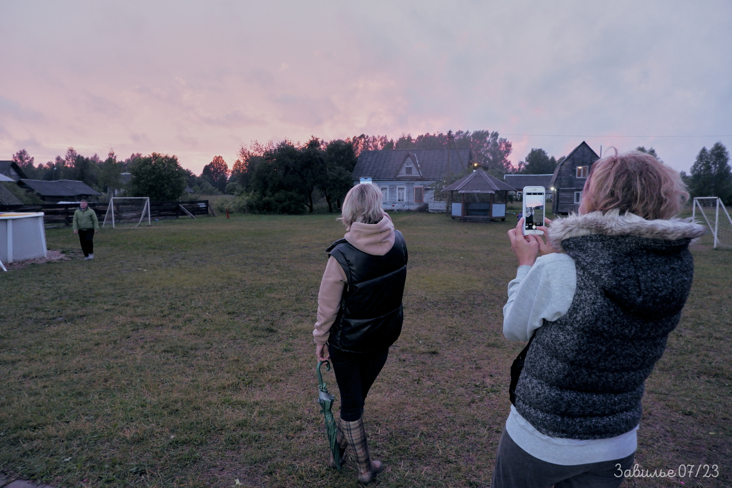 Сарай бар. Фотографъ Сергѣевъ. Поймать мгновеніе